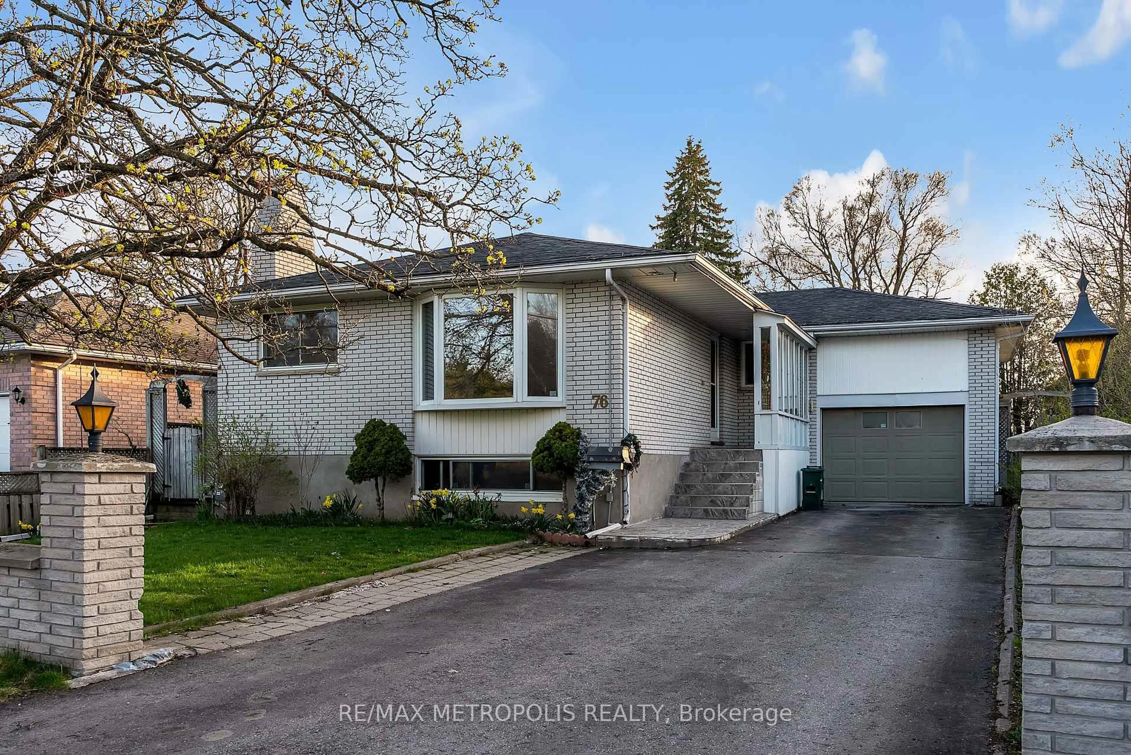 Home with vinyl exterior material, street for 76 Gilbert St, Belleville Ontario K8P 3H2