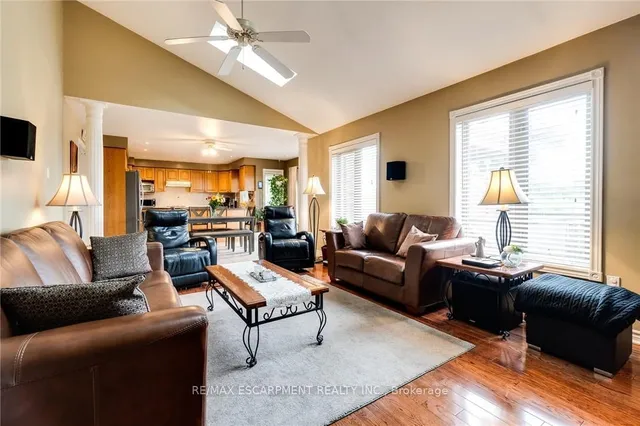 Additional property image - 10 Grassyplain Dr