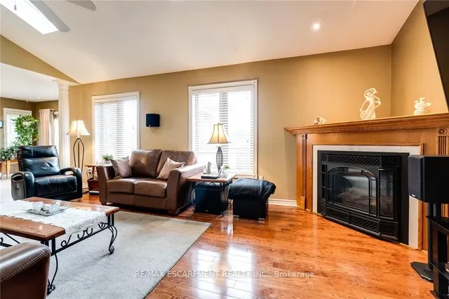 Additional property image - 10 Grassyplain Dr