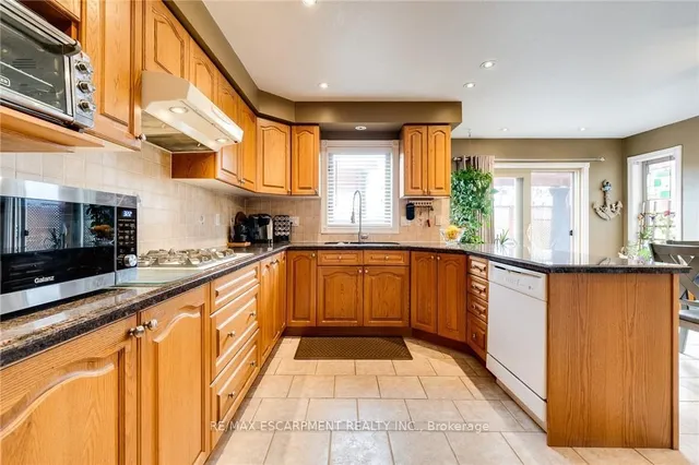 Additional property image - 10 Grassyplain Dr