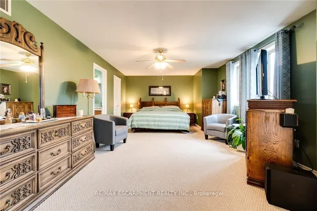 Property image - 10 Grassyplain Dr