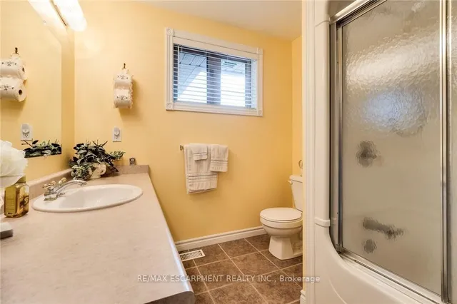 Additional property image - 10 Grassyplain Dr