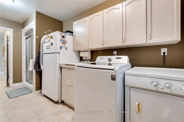 Additional property image - 10 Grassyplain Dr