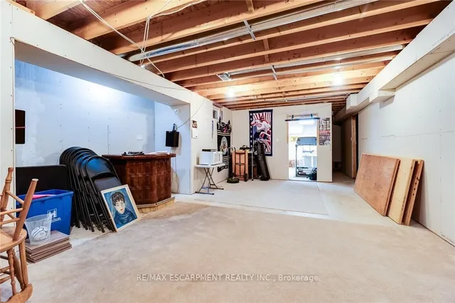 Additional property image - 10 Grassyplain Dr