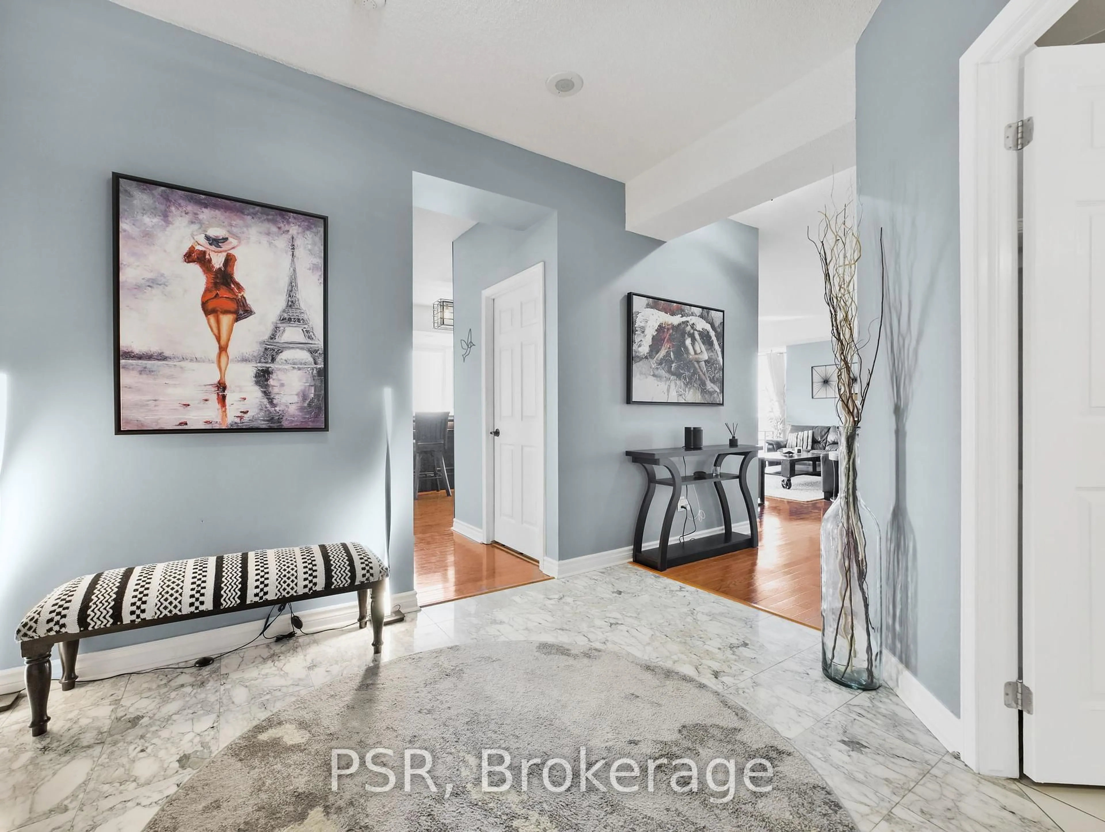 Indoor entryway for 67 Caroline St #17D, Hamilton Ontario L8P 3K6