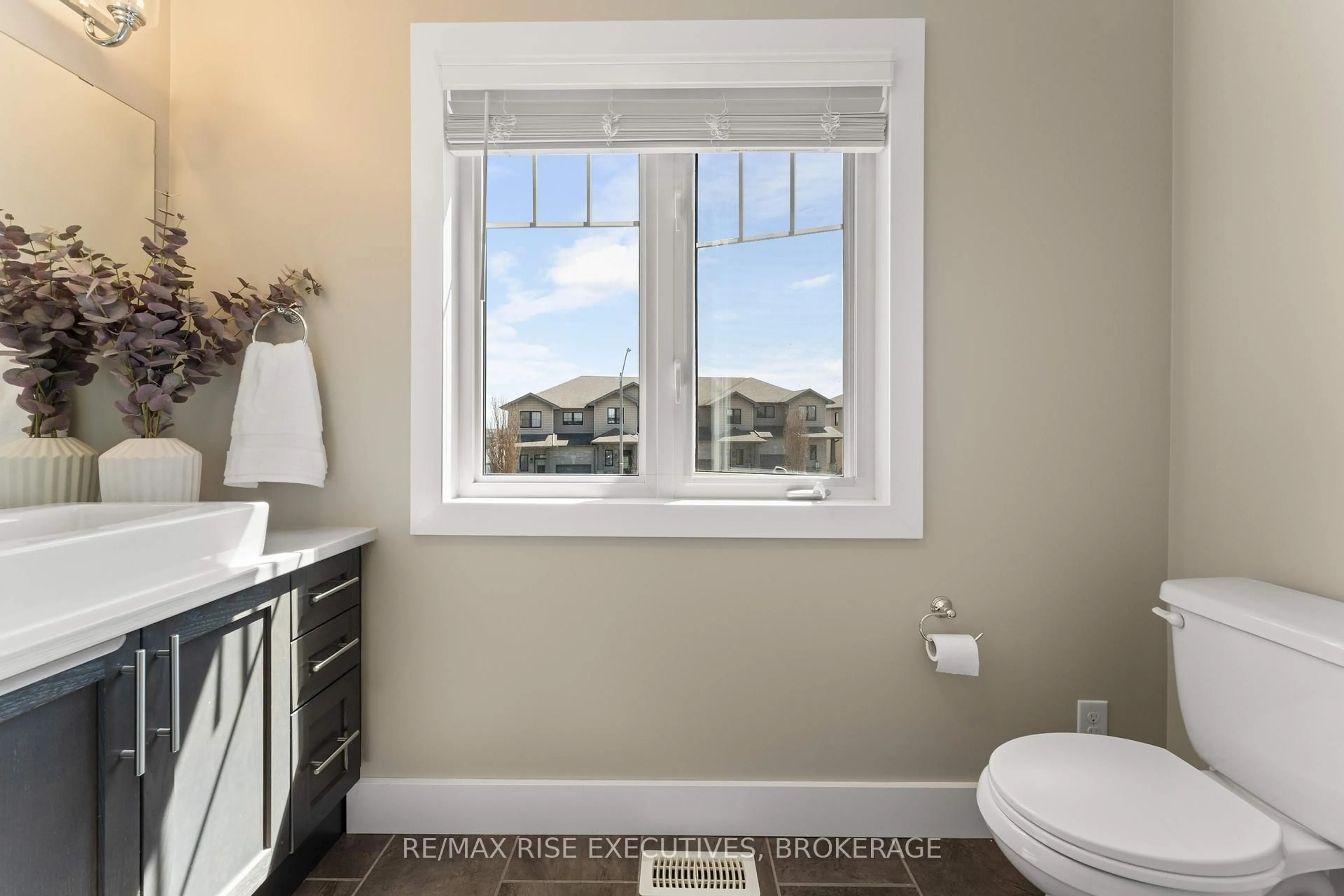 Contemporary bathroom, ceramic/tile floor for 125 Simurda Crt, Loyalist Ontario K7N 1Y7