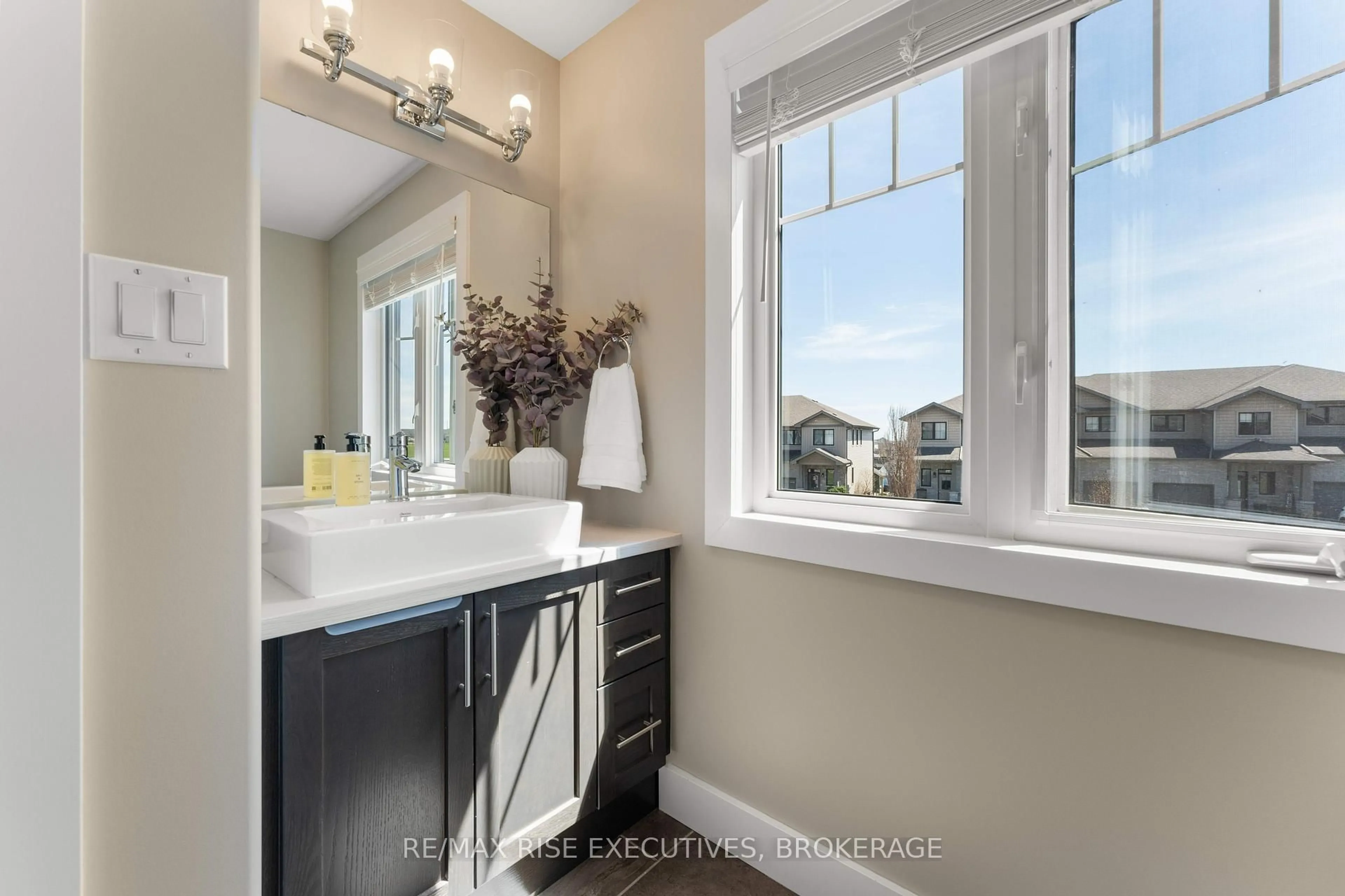 Contemporary bathroom, ceramic/tile floor for 125 Simurda Crt, Loyalist Ontario K7N 1Y7