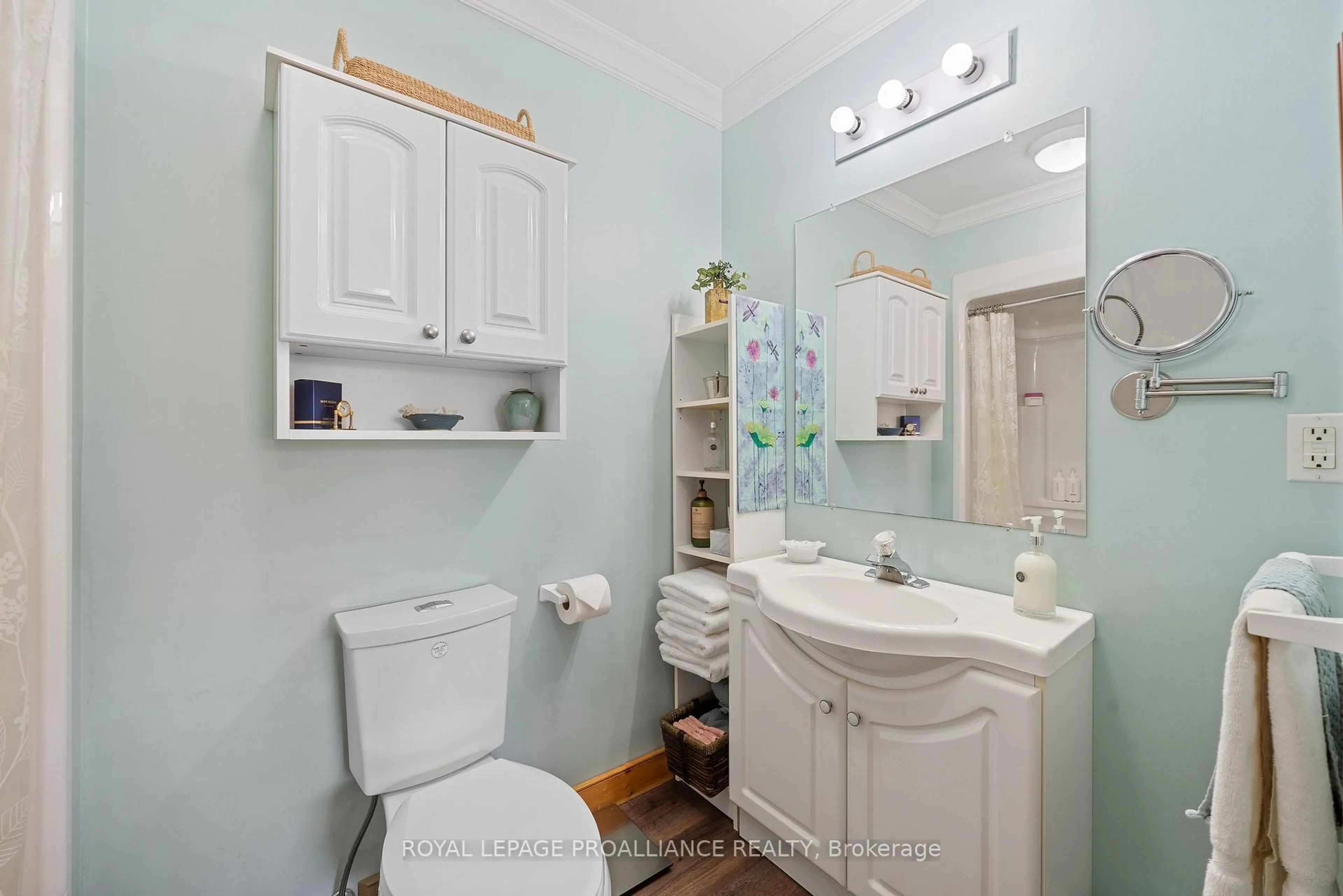 Standard bathroom, ceramic/tile floor for 2508 County Rd 7 Rd, Prince Edward County Ontario K0K 2T0