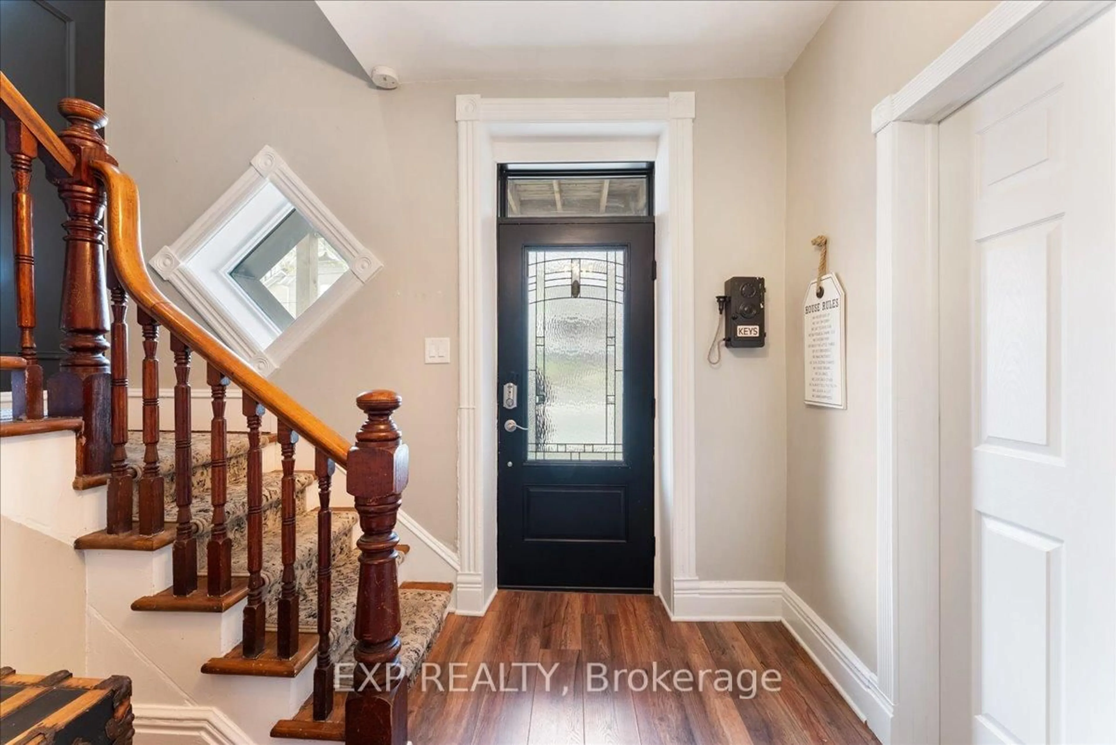 Indoor entryway for 126 Cooper St, Cambridge Ontario N3C 2N7