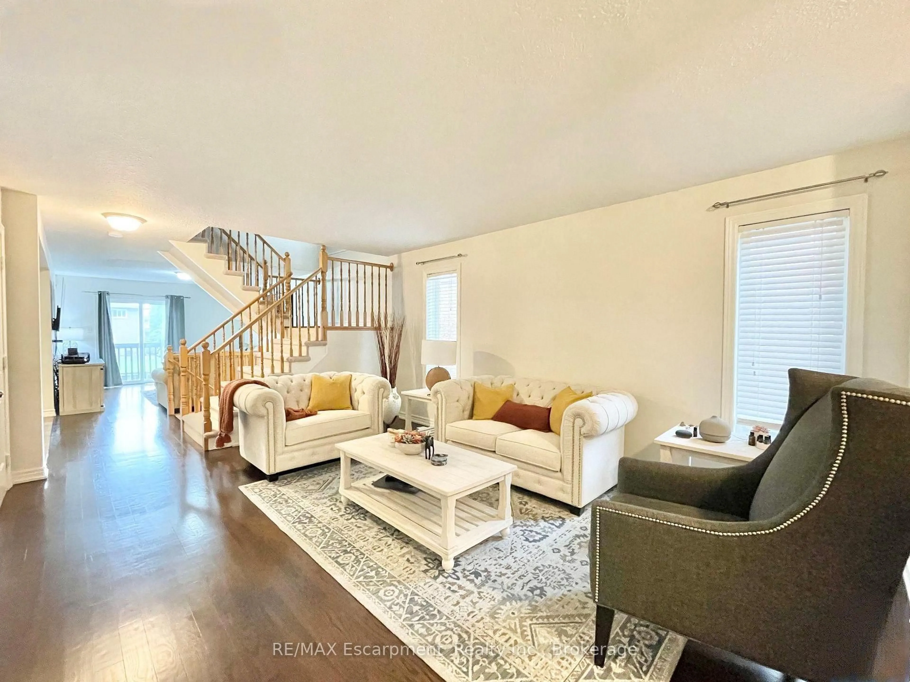 Living room with furniture, unknown for 78 Peachwood Cres #6, Hamilton Ontario L8E 5Z8