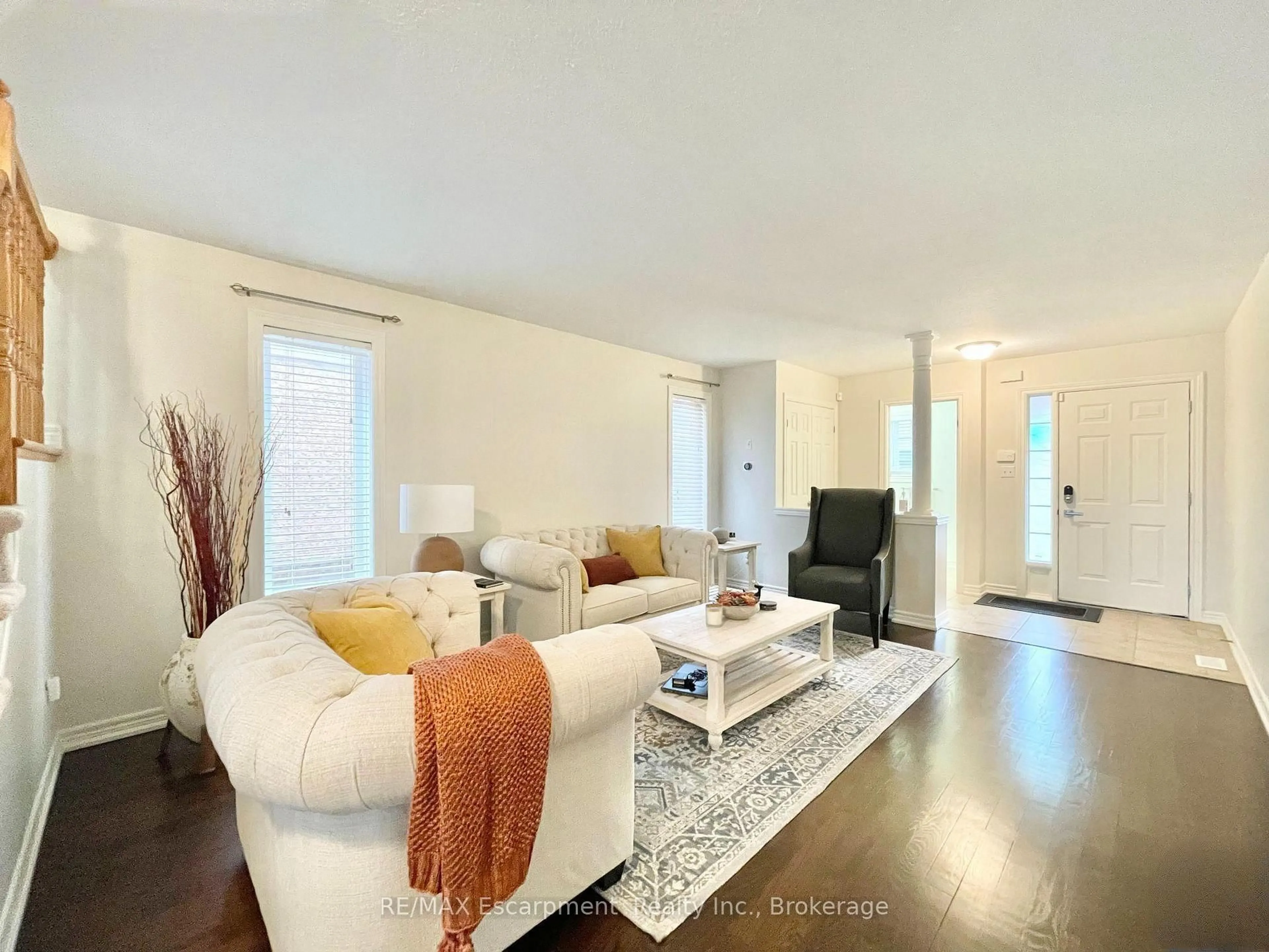 Living room with furniture, unknown for 78 Peachwood Cres #6, Hamilton Ontario L8E 5Z8