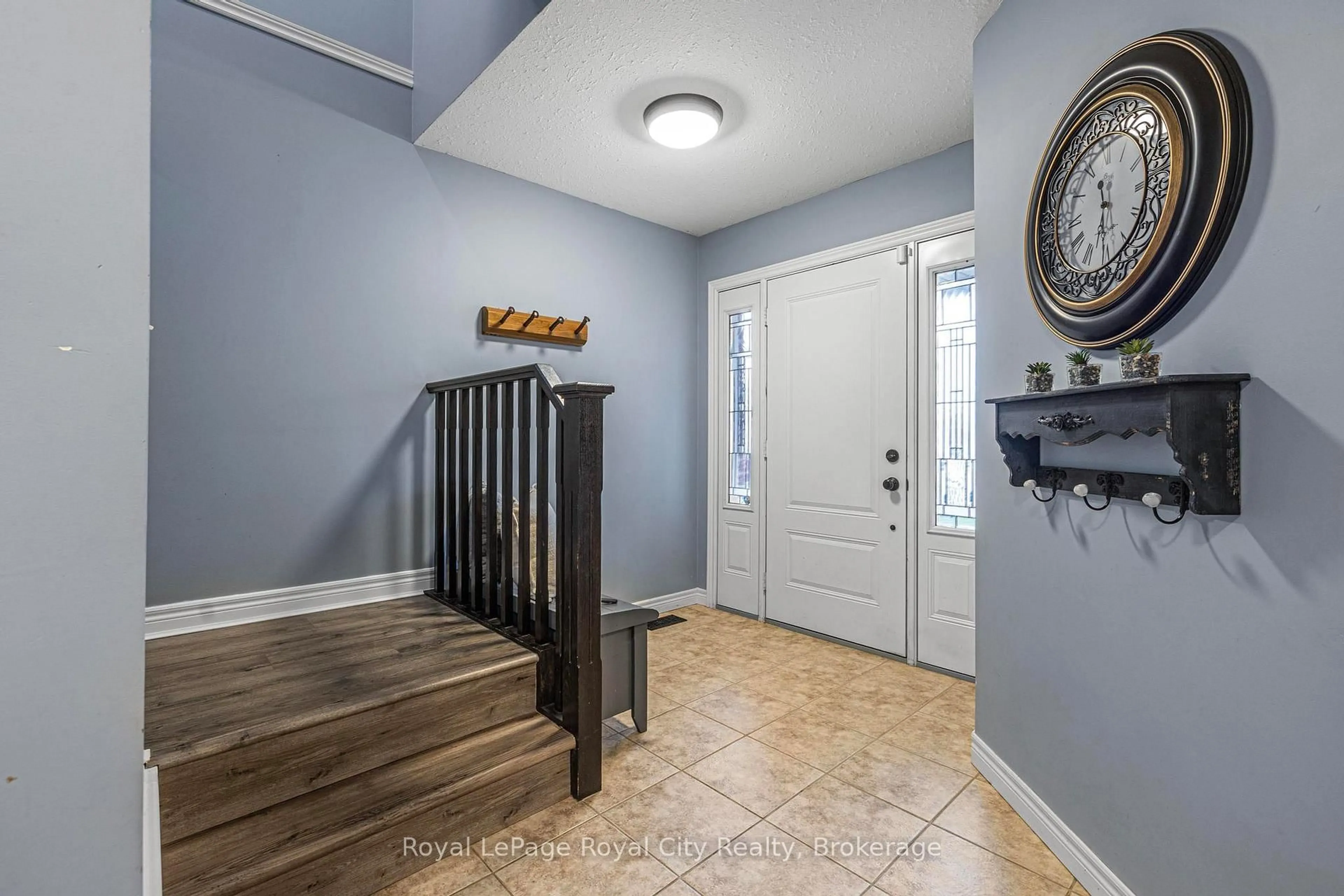 Indoor entryway for 38 Marshall Dr, Guelph Ontario N1E 0K7