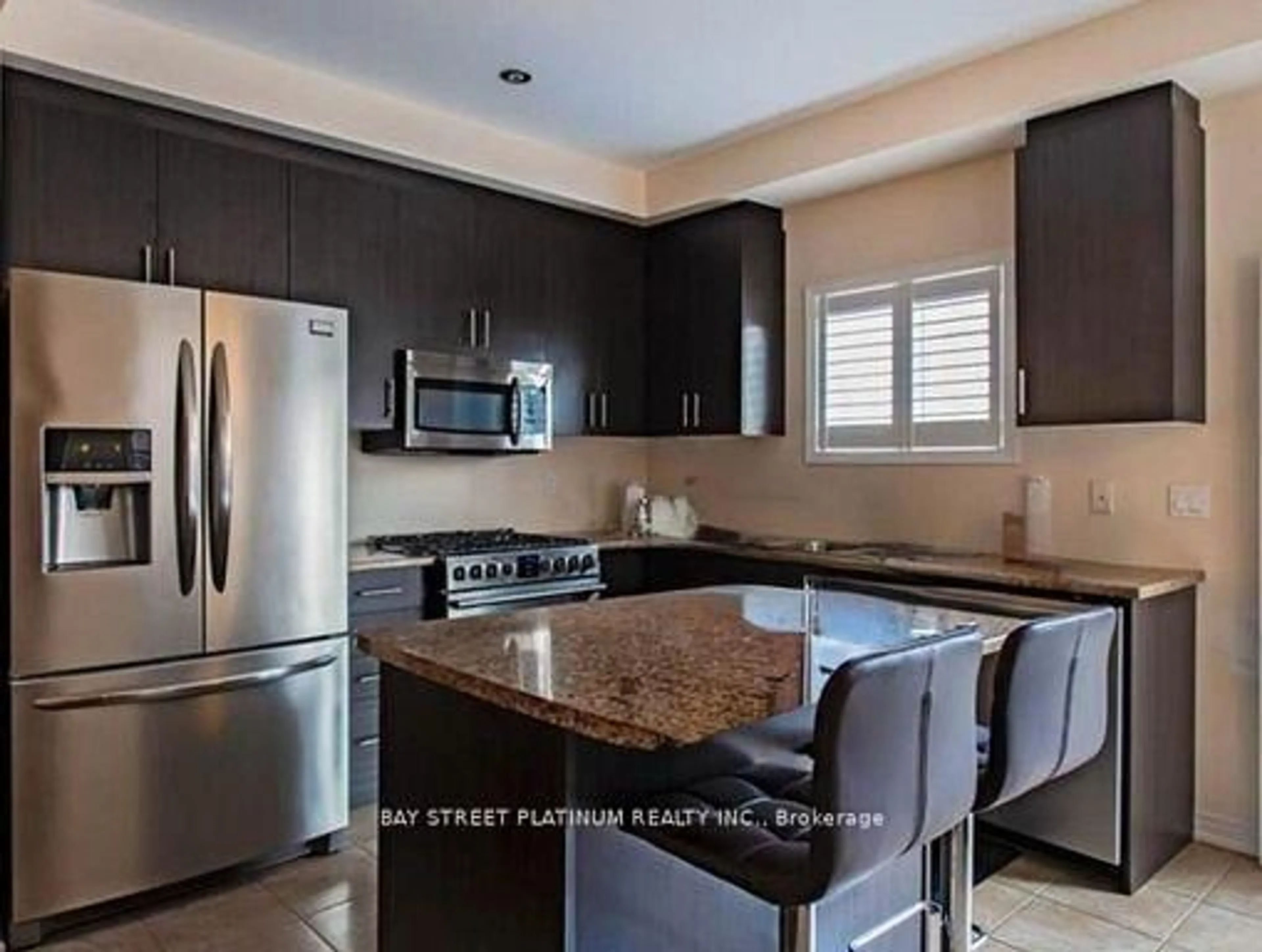 Open concept kitchen, ceramic/tile floor for 222 Lormont Blvd, Hamilton Ontario L8J 0K2