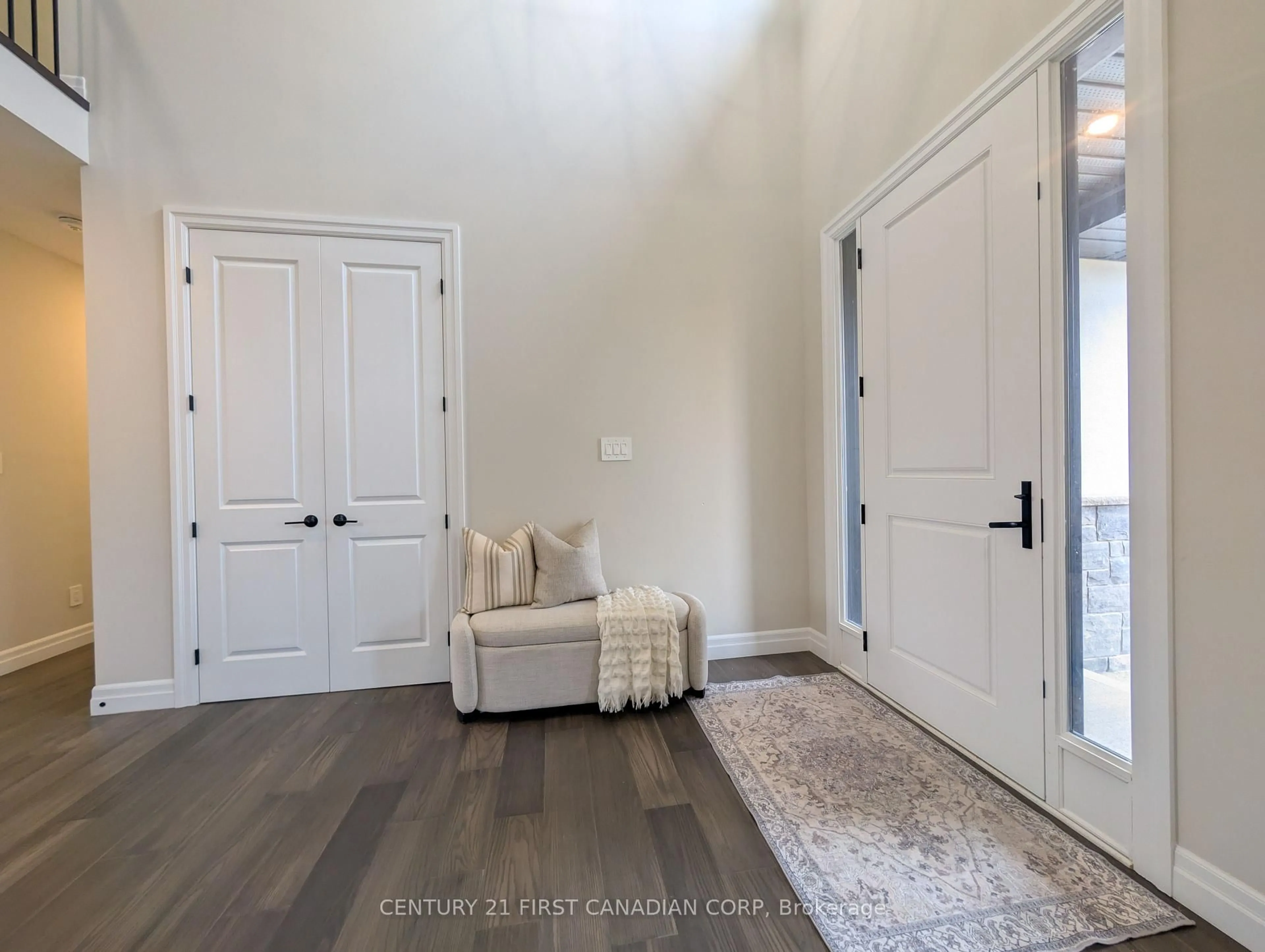 Indoor entryway for 135 Aspen Circ, Thames Centre Ontario N0M 2P0