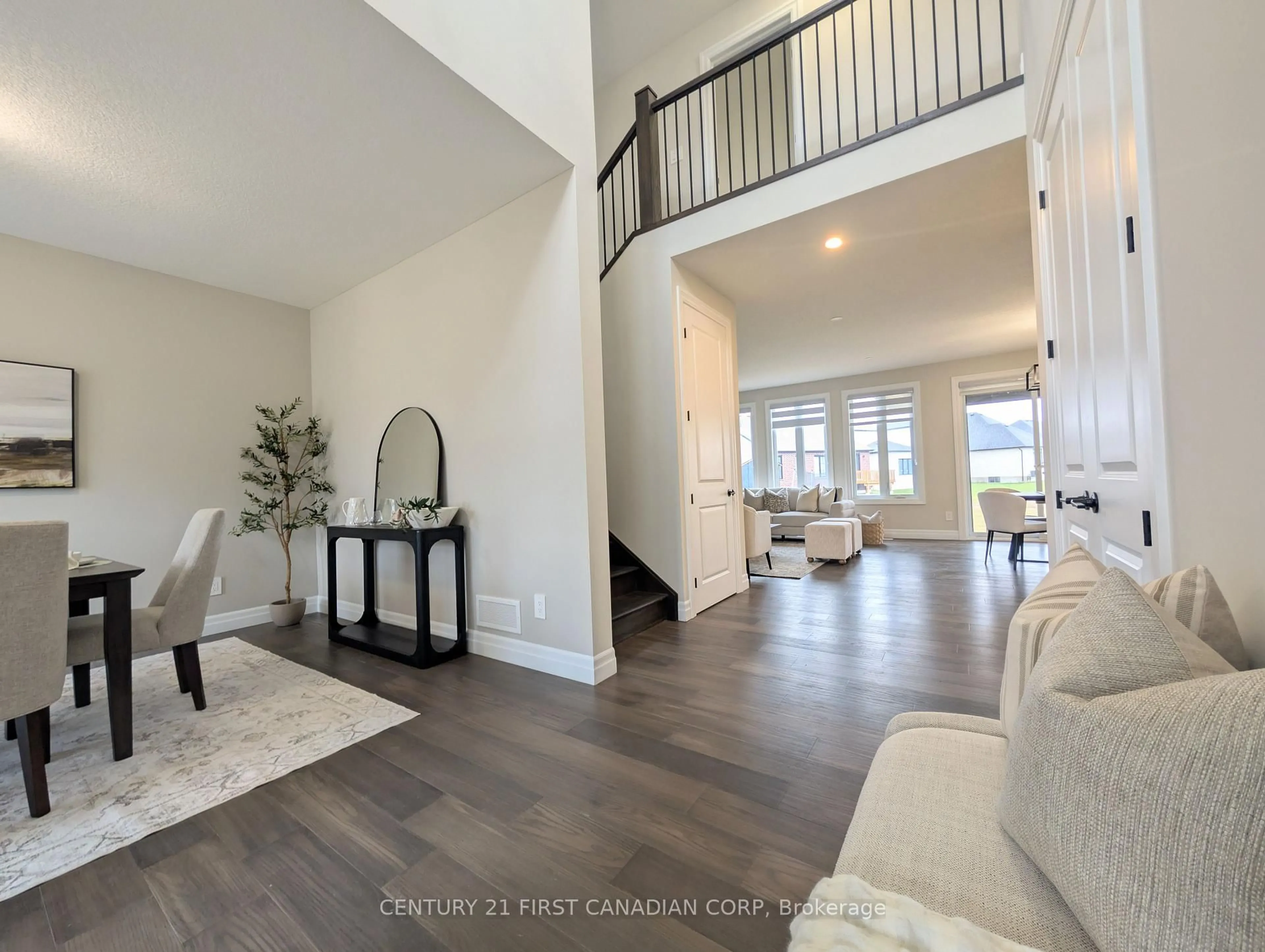 Indoor entryway for 135 Aspen Circ, Thames Centre Ontario N0M 2P0