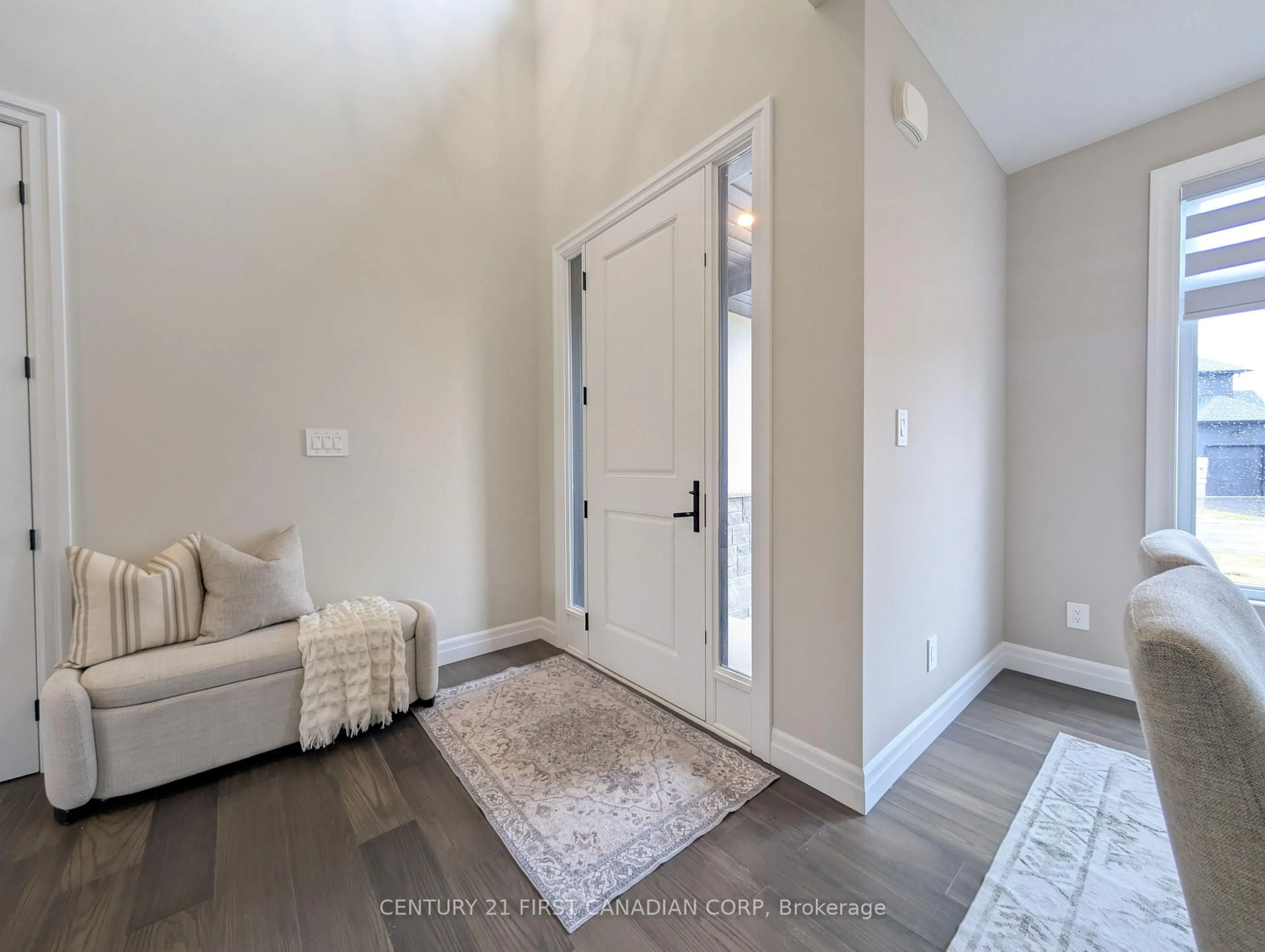 Indoor entryway for 135 Aspen Circ, Thames Centre Ontario N0M 2P0