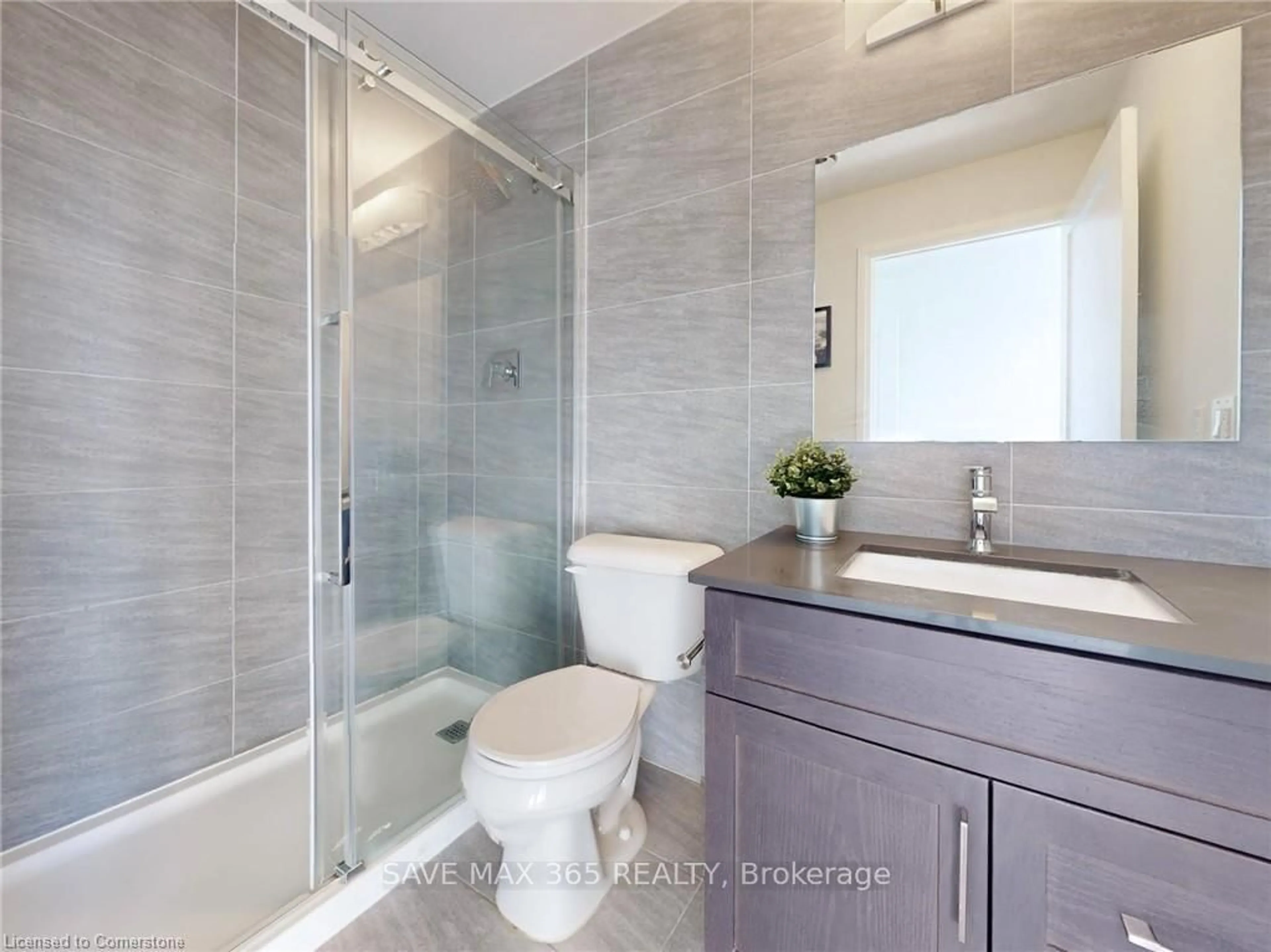 Contemporary bathroom, ceramic/tile floor for 108 Garment St #1508, Kitchener Ontario N2G 2B3