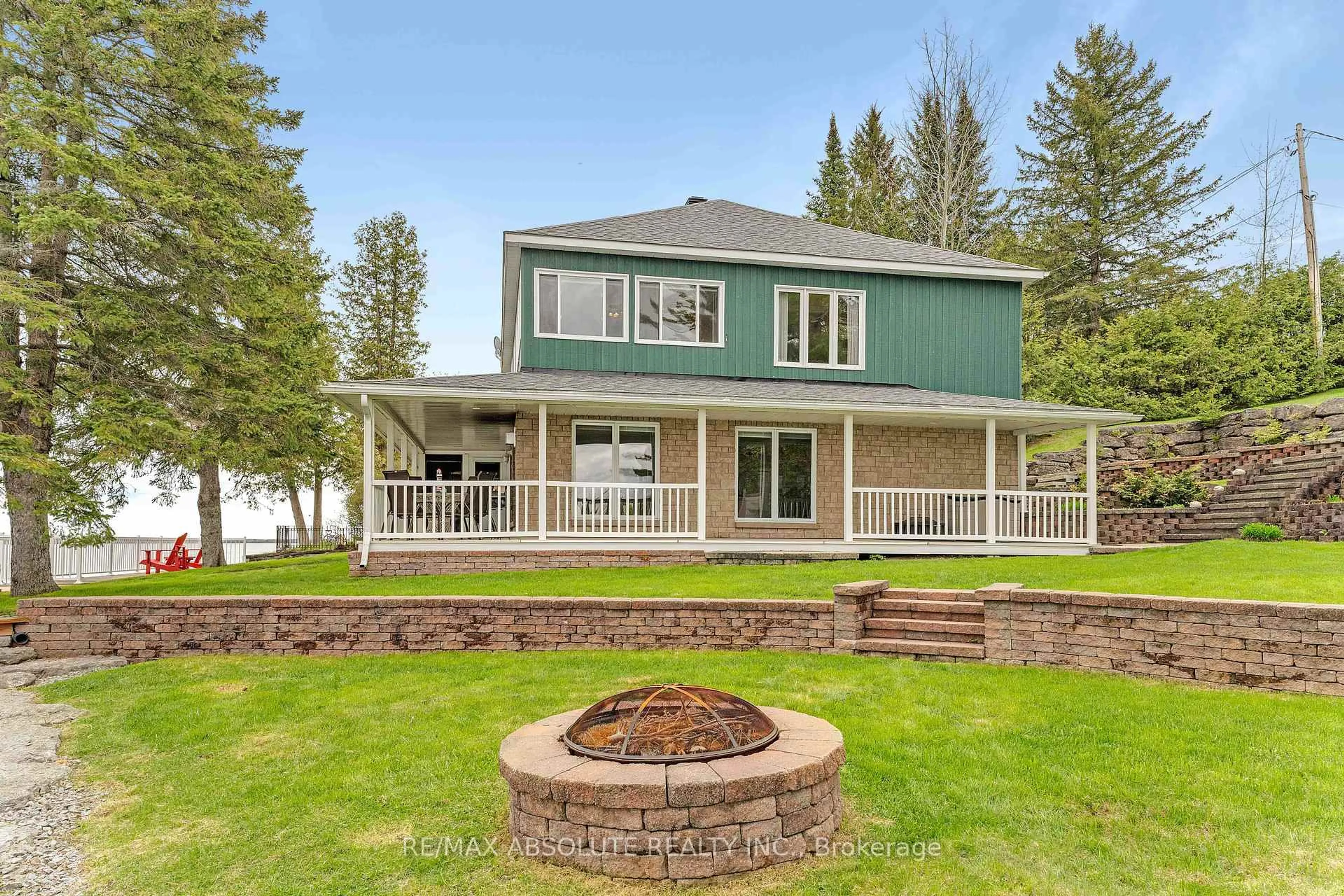Home with vinyl exterior material, water/lake/river/ocean view for 59 McNeill Rd, Braeside Ontario K0A 1G0