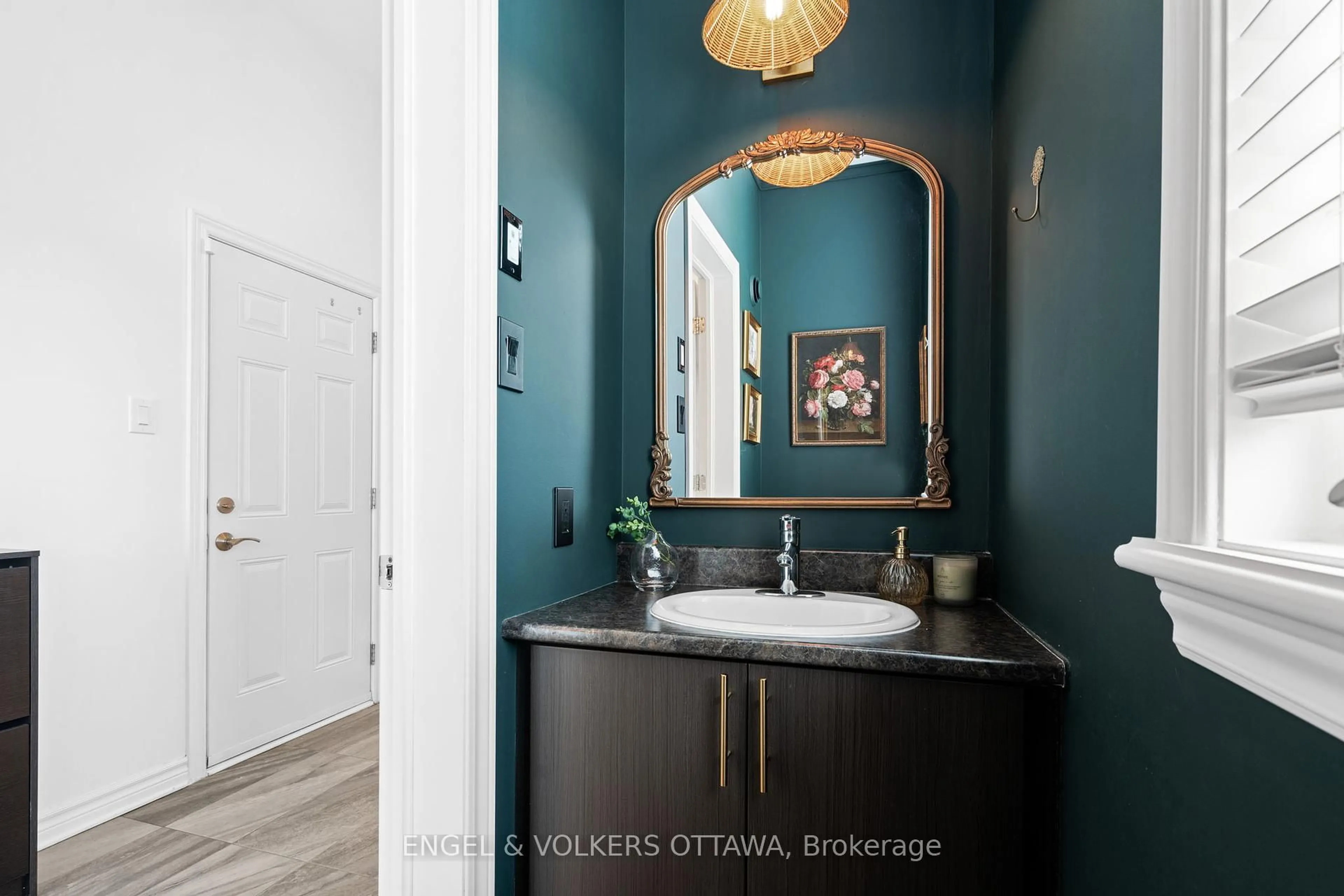 Contemporary bathroom, ceramic/tile floor for 317 Ardmore St, Ottawa Ontario K4M 0E2