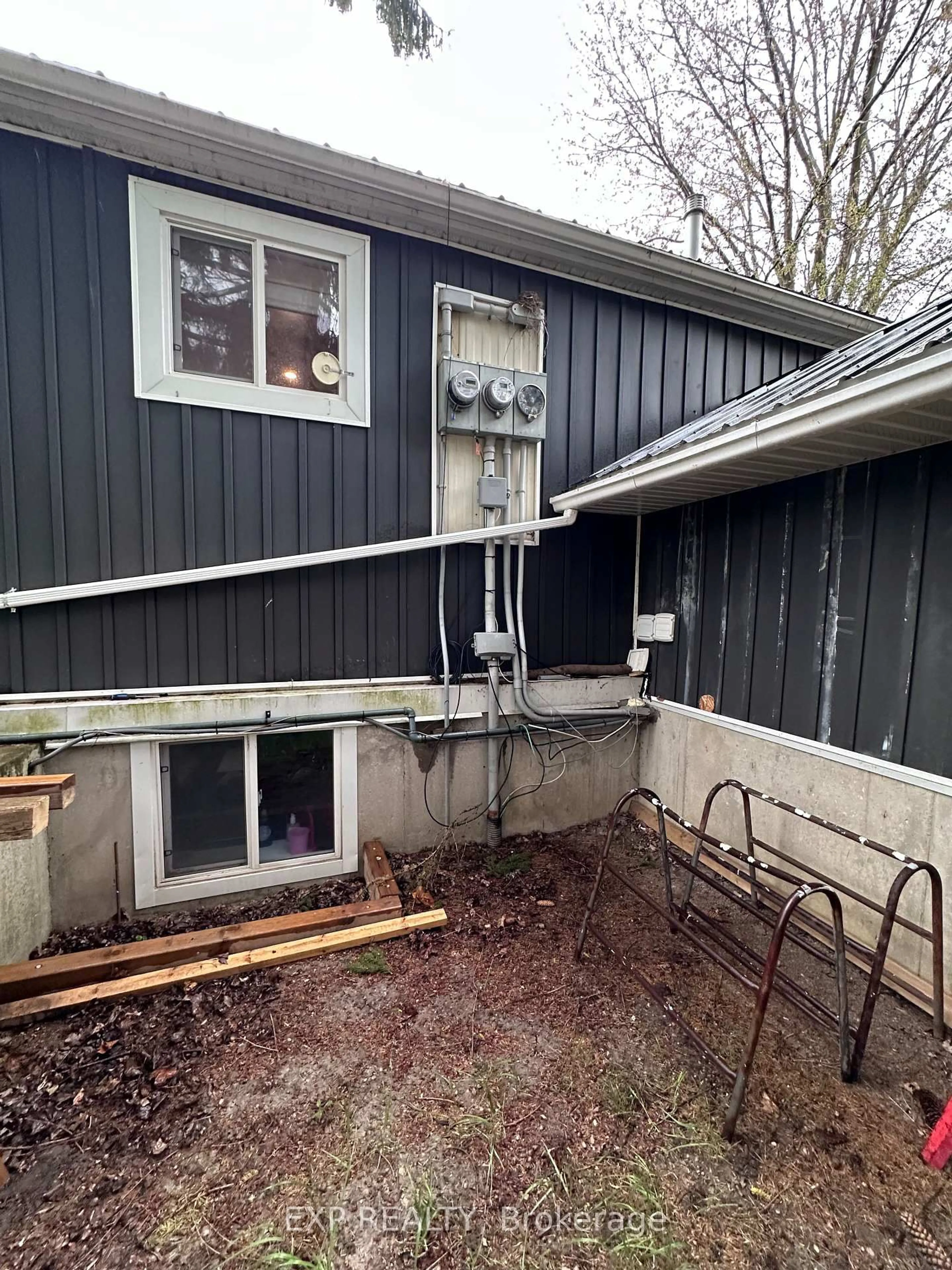 Unknown for 190 Ann St, North Middlesex Ontario N0M 2K0