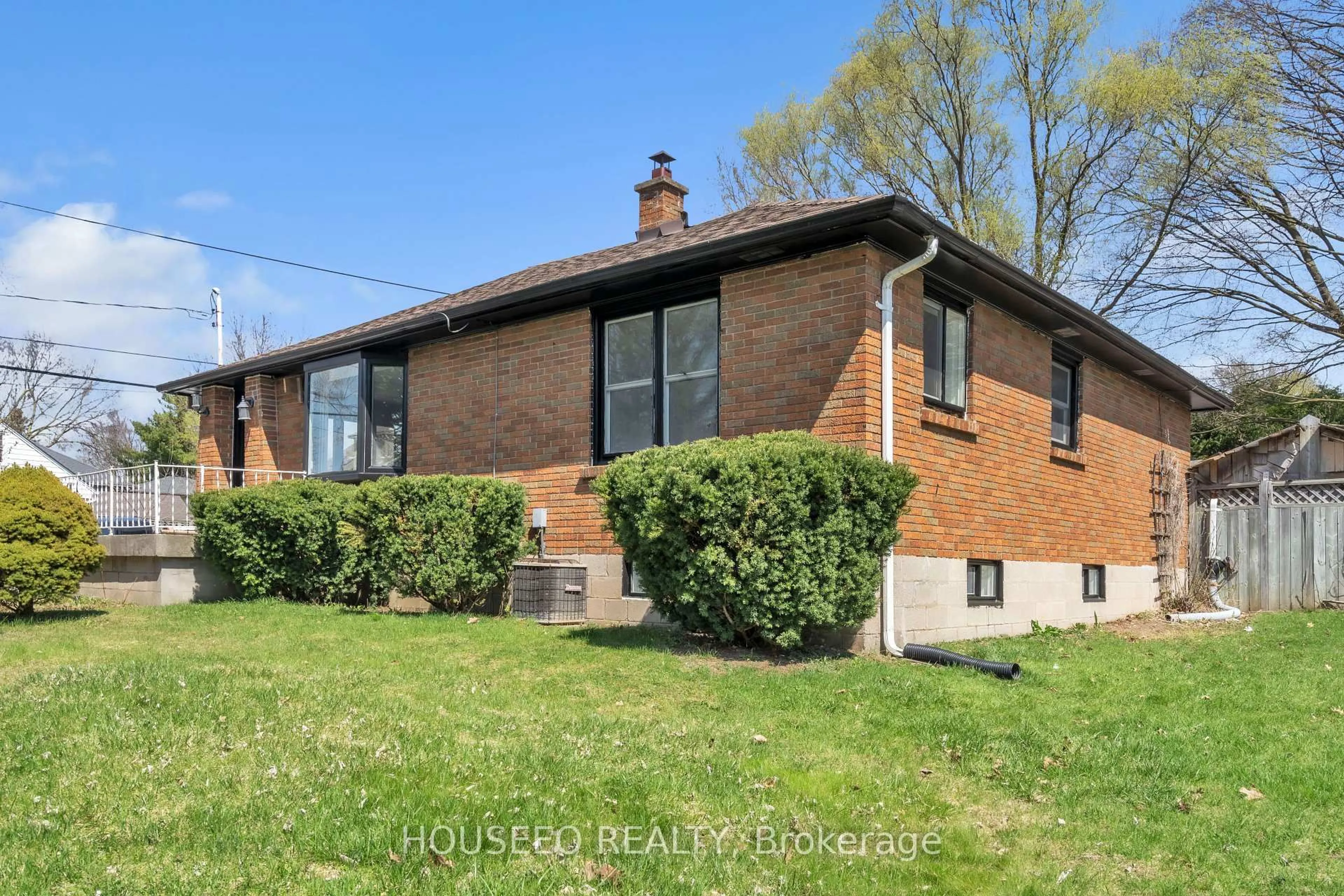 Home with brick exterior material, street for 1224 Hamilton Rd, London East Ontario N5W 1B2