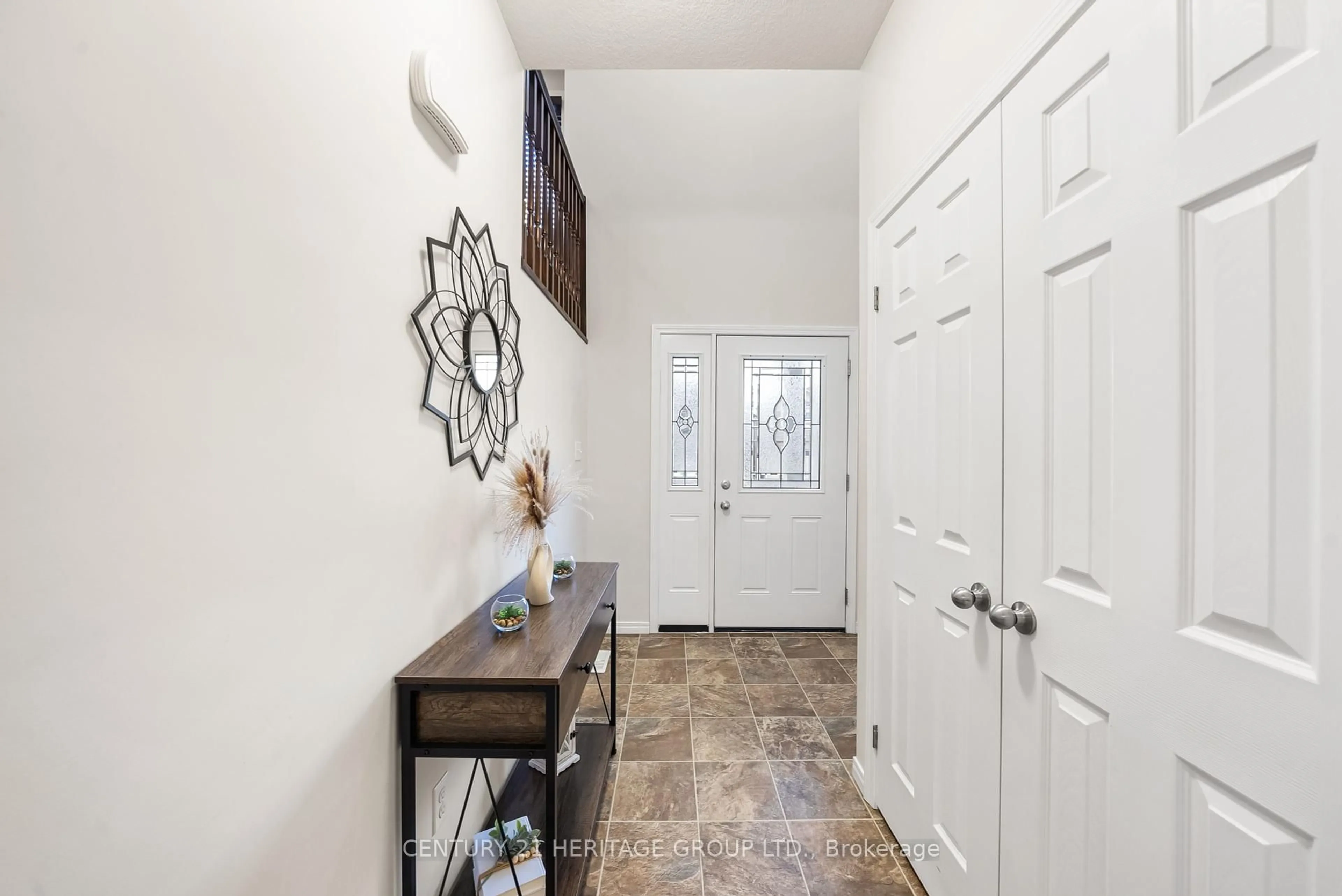 Indoor entryway for 382 Woodbine Ave, Kitchener Ontario N2R 0A9