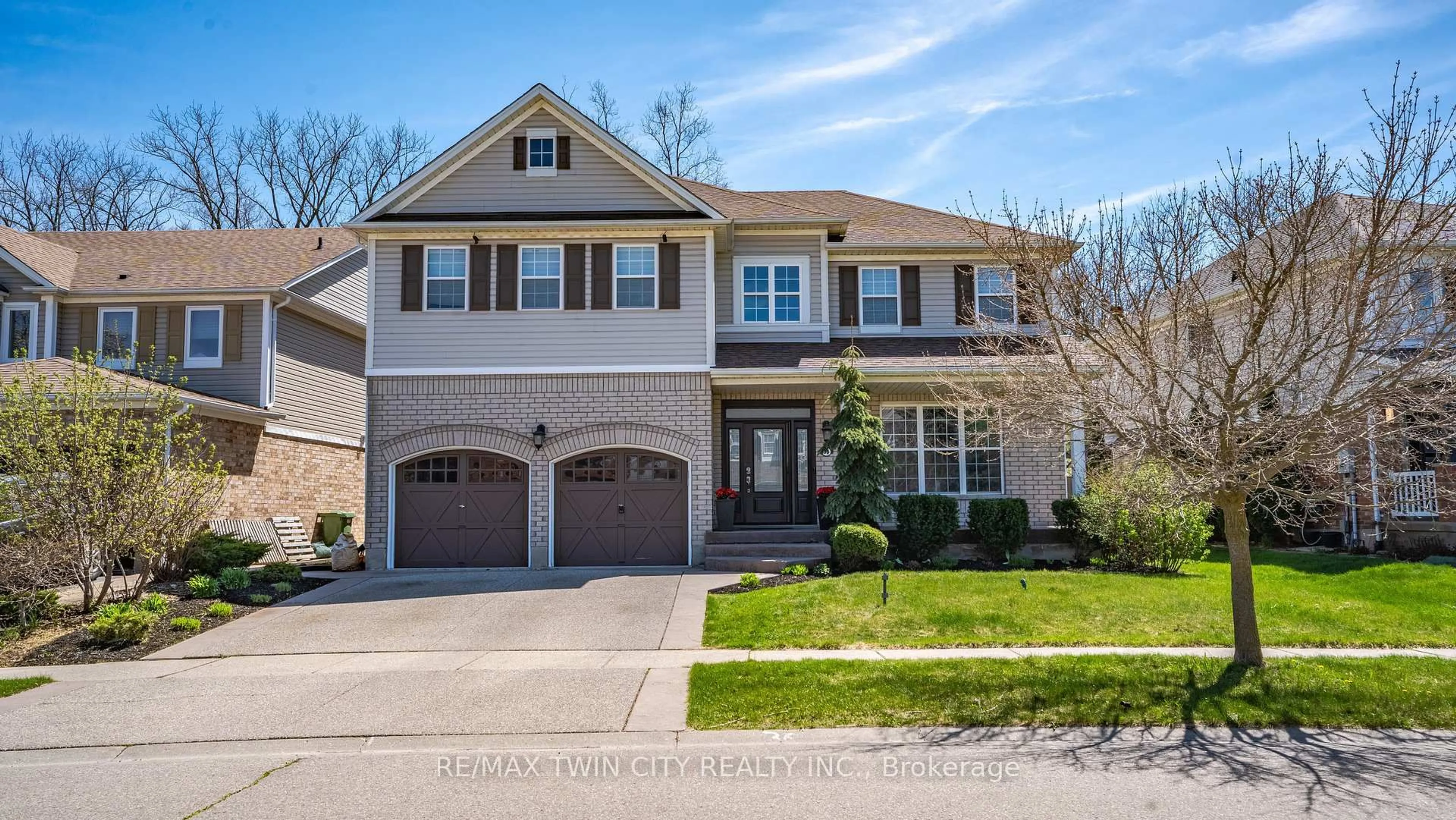 Home with brick exterior material, street for 35 Hunter Way, Brantford Ontario N3T 6S3