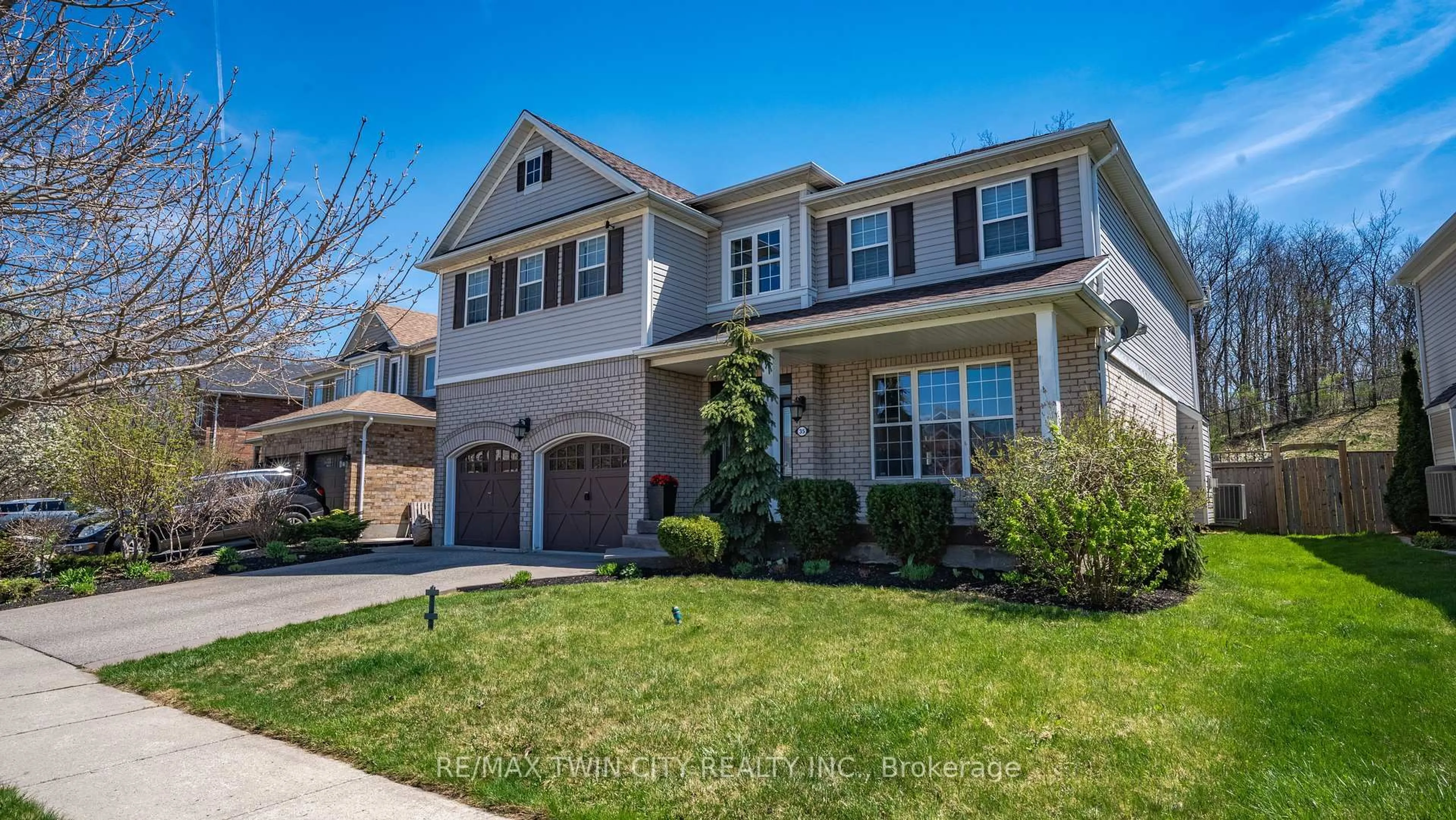 Home with brick exterior material, street for 35 Hunter Way, Brantford Ontario N3T 6S3