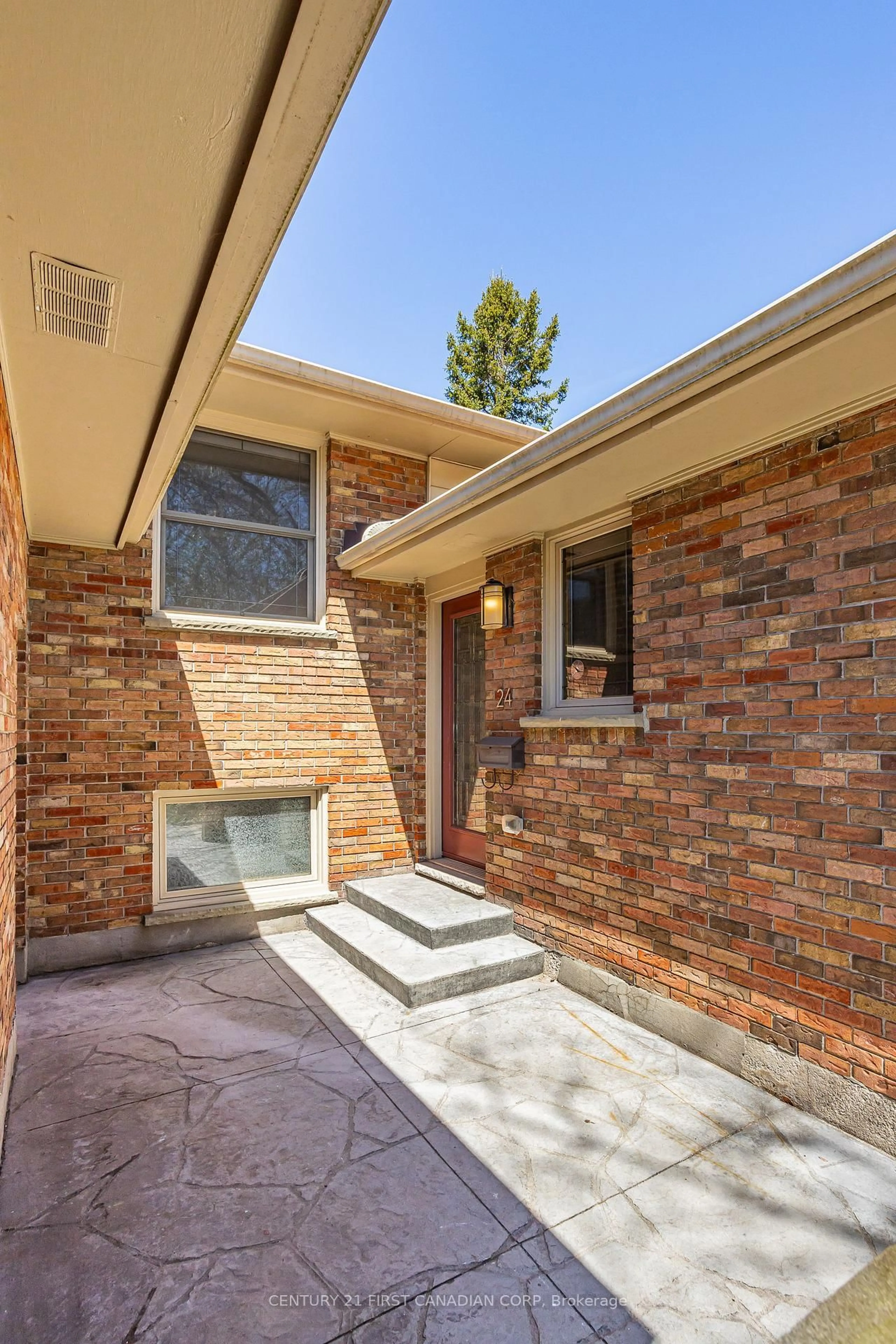 Home with brick exterior material, street for 24 Gatineau Cres, London South Ontario N6K 2Z7