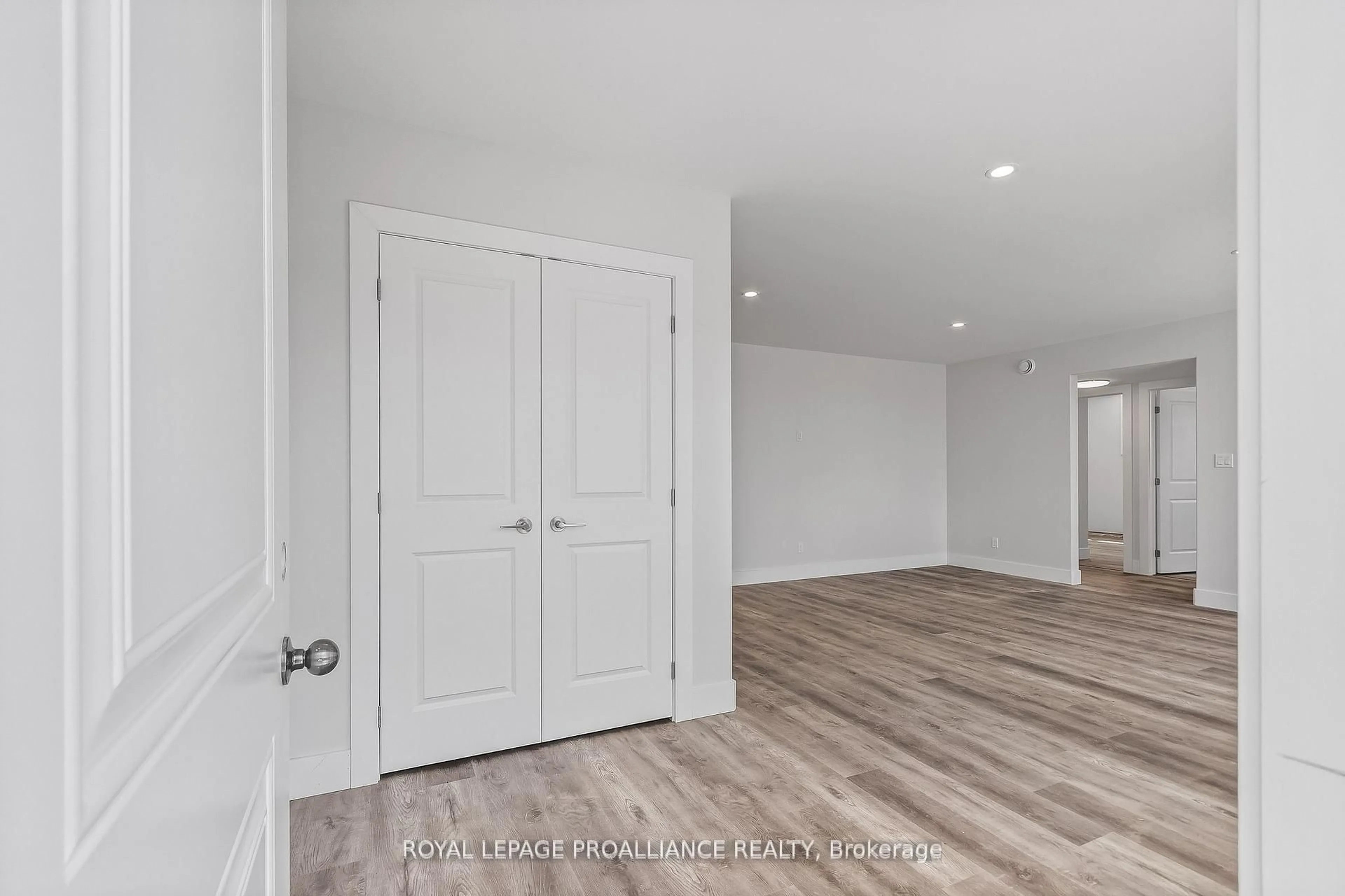Indoor entryway for 15 Arthur St #104, Cramahe Ontario K0K 1S0