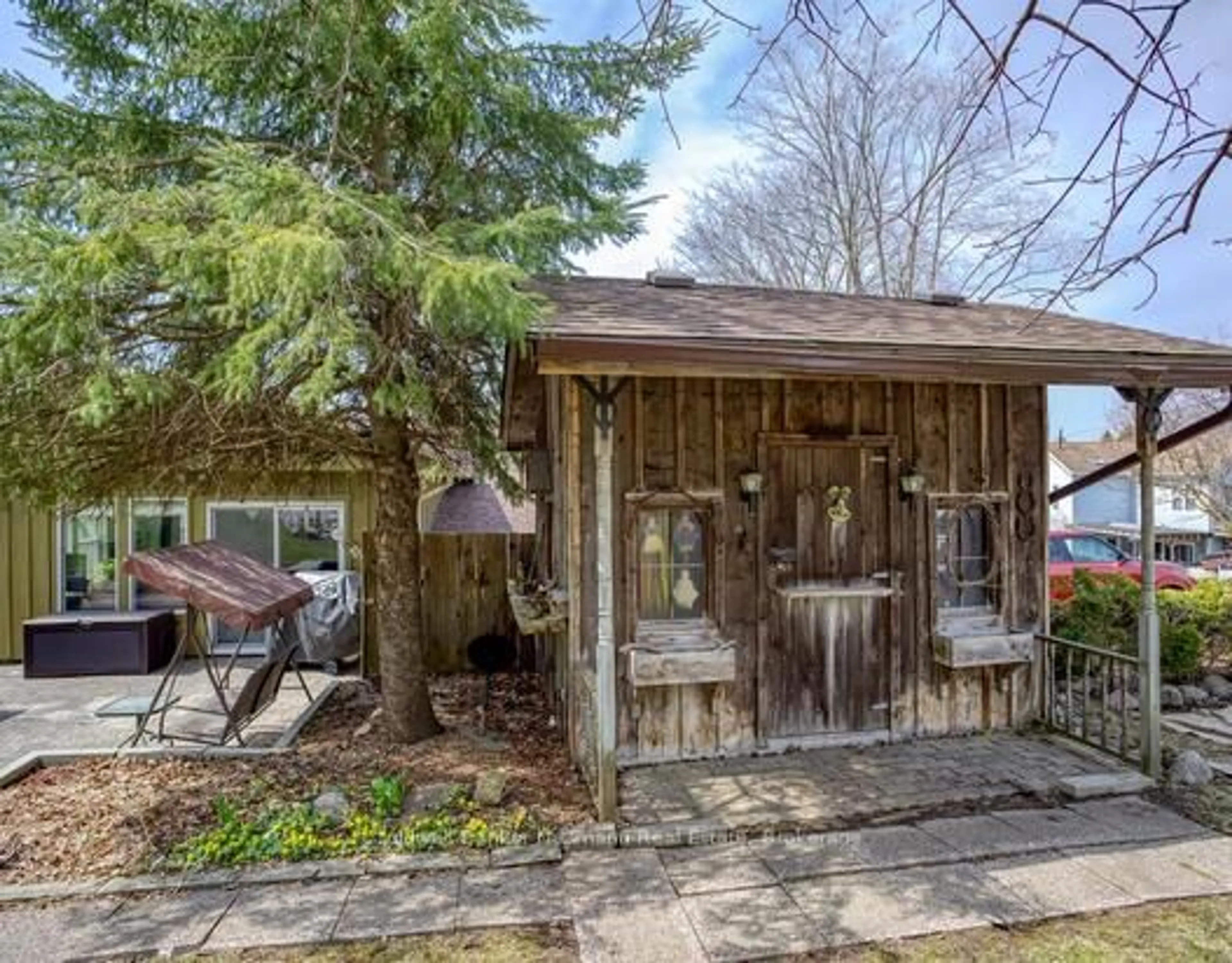 Shed for 423 Geddes St, Centre Wellington Ontario N0B 1S0
