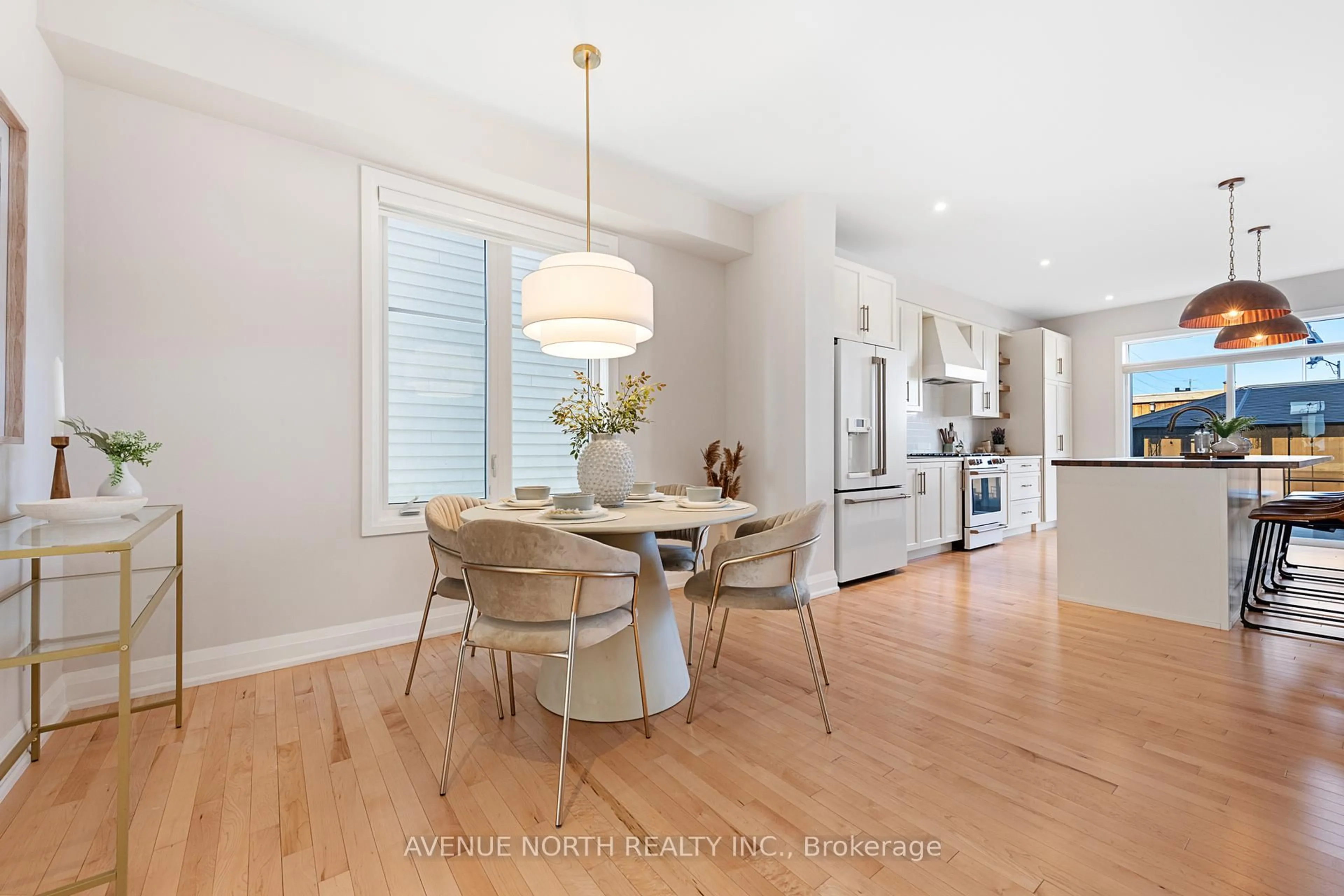 Open concept kitchen, wood/laminate floor for 122 Equitation Circ, Richmond Ontario K0A 2Z0
