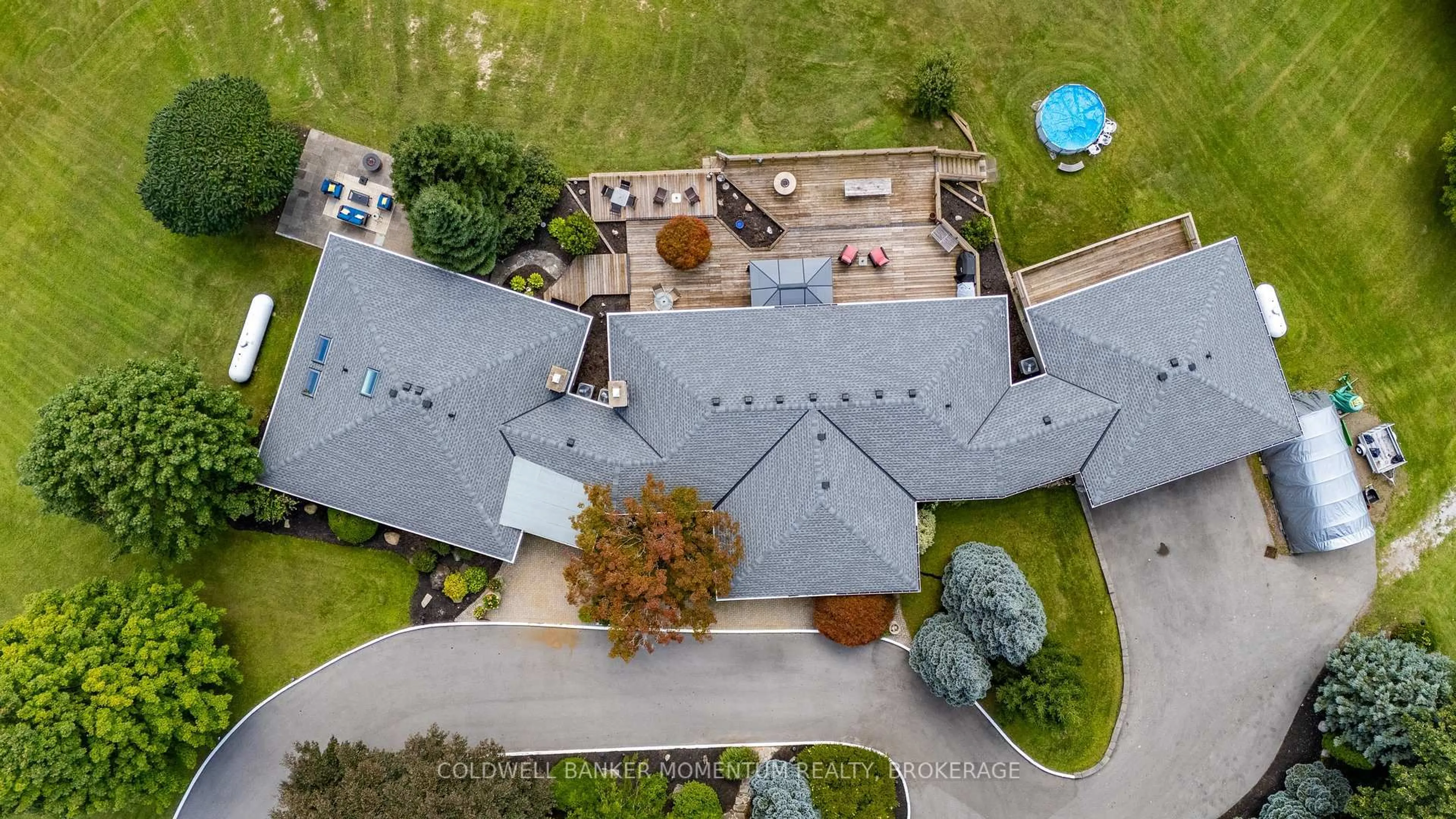 A pic from outside/outdoor area/front of a property/back of a property/a pic from drone, unknown for 1285 Cockshutt Rd, Norfolk Ontario N3Y 4K3