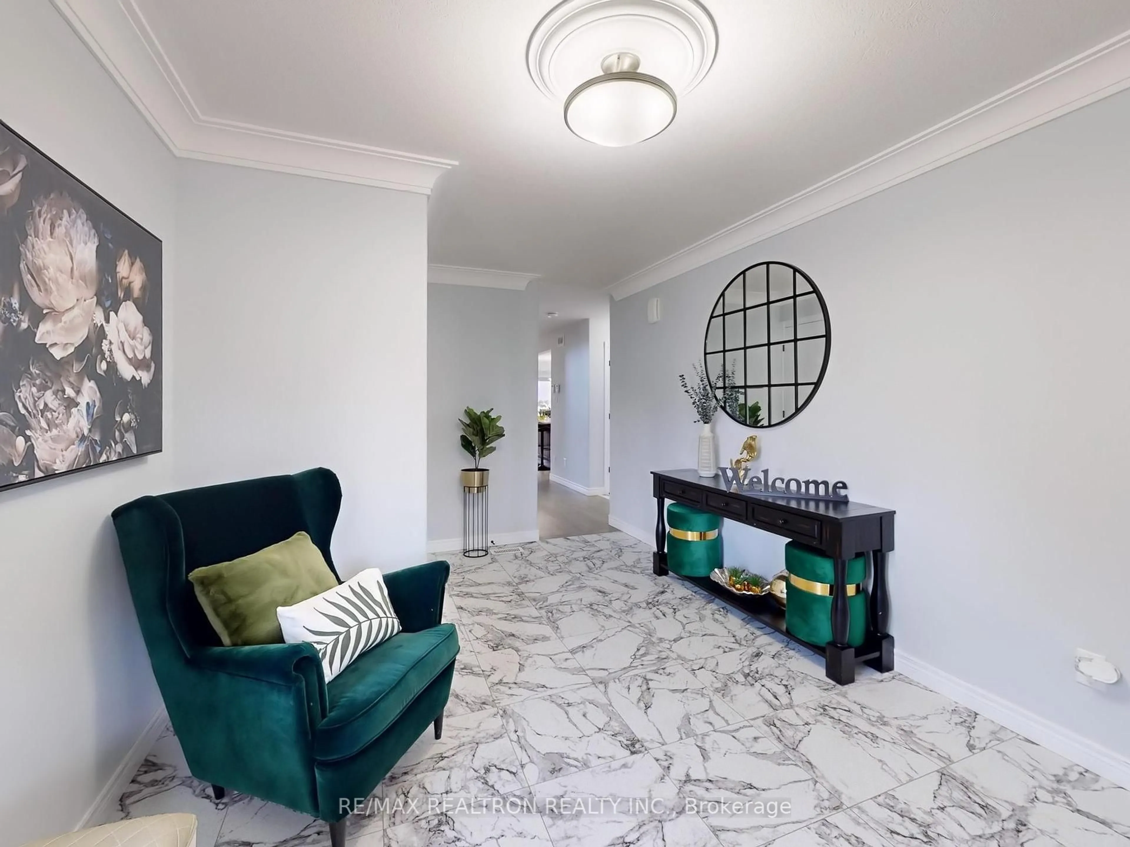 Indoor entryway for 907 Bamford Terr, Peterborough North Ontario K9K 0H3