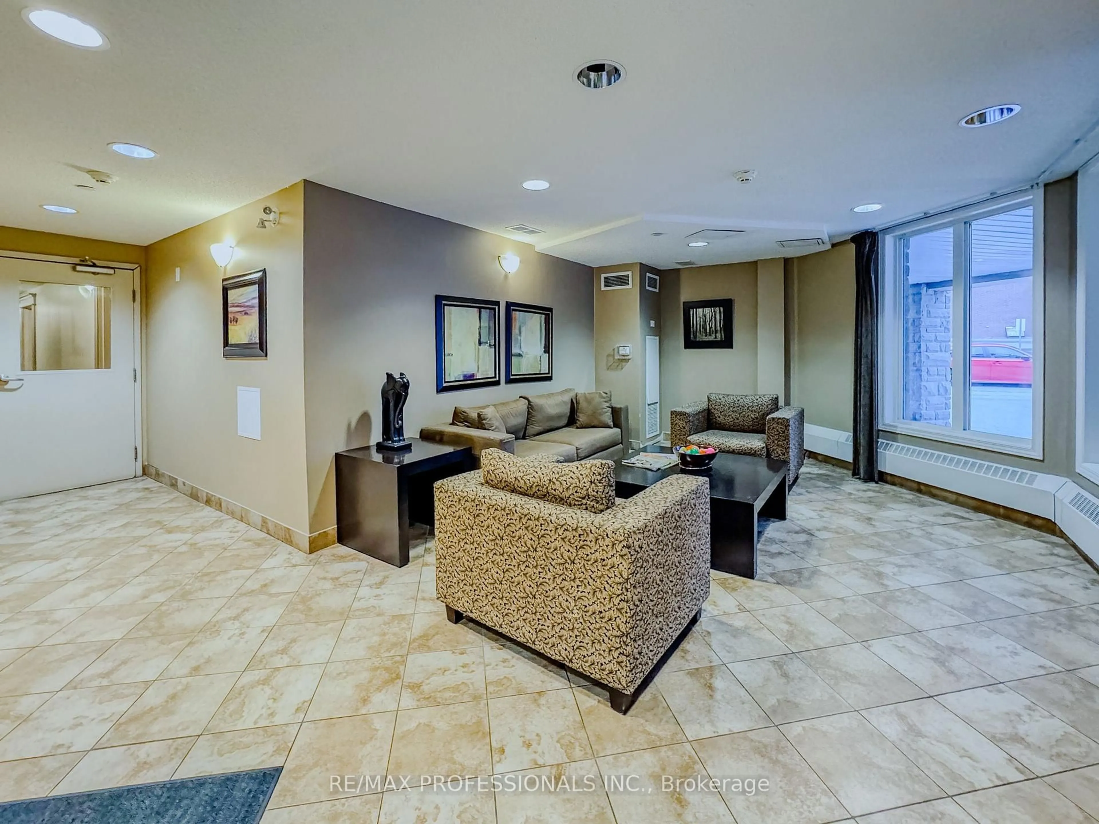 Lobby for 8 Harris St #422, Cambridge Ontario N1R 8R1
