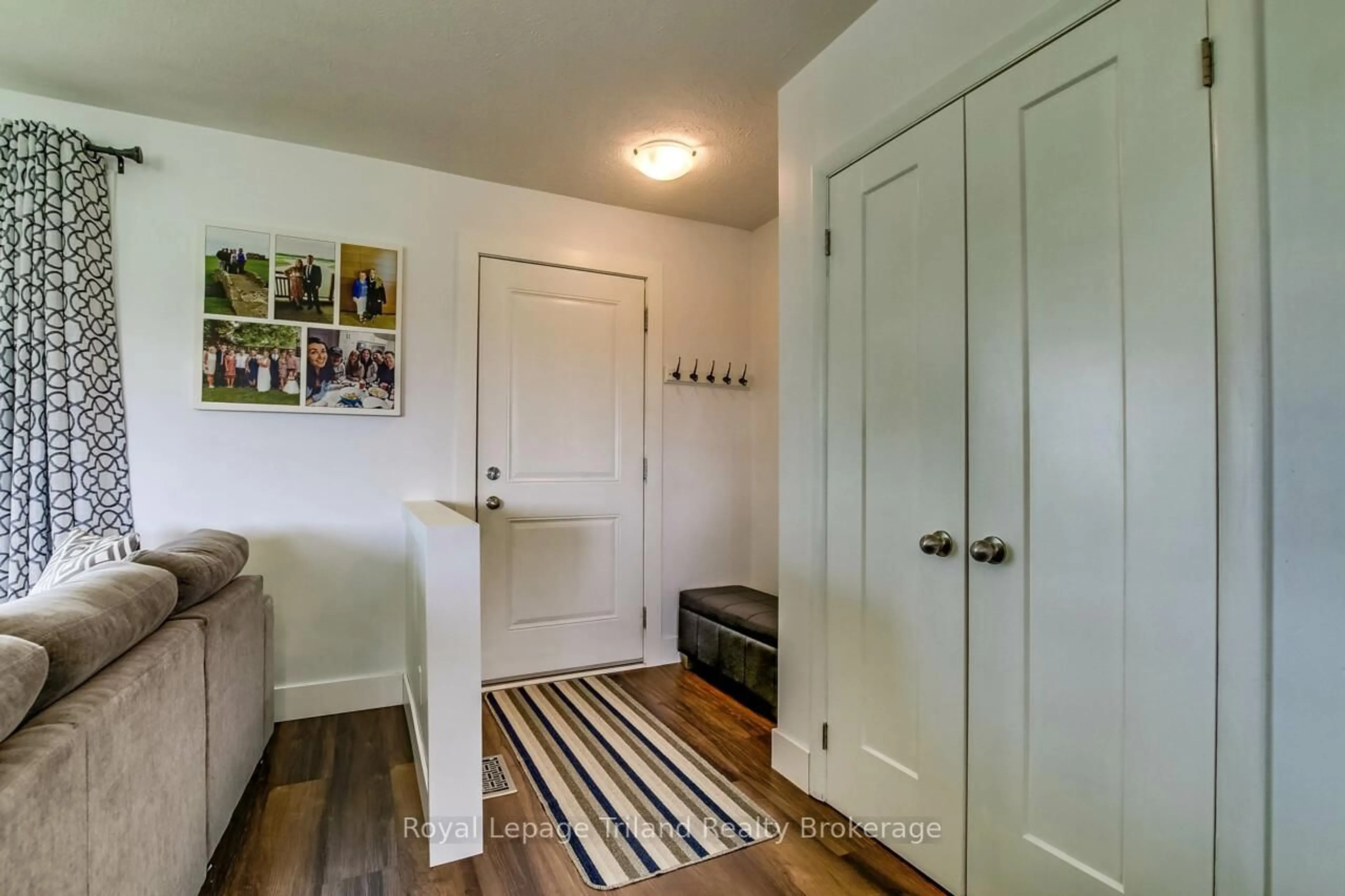 Indoor entryway for 333534 Plank Line, South-West Oxford Ontario N0J 1W0