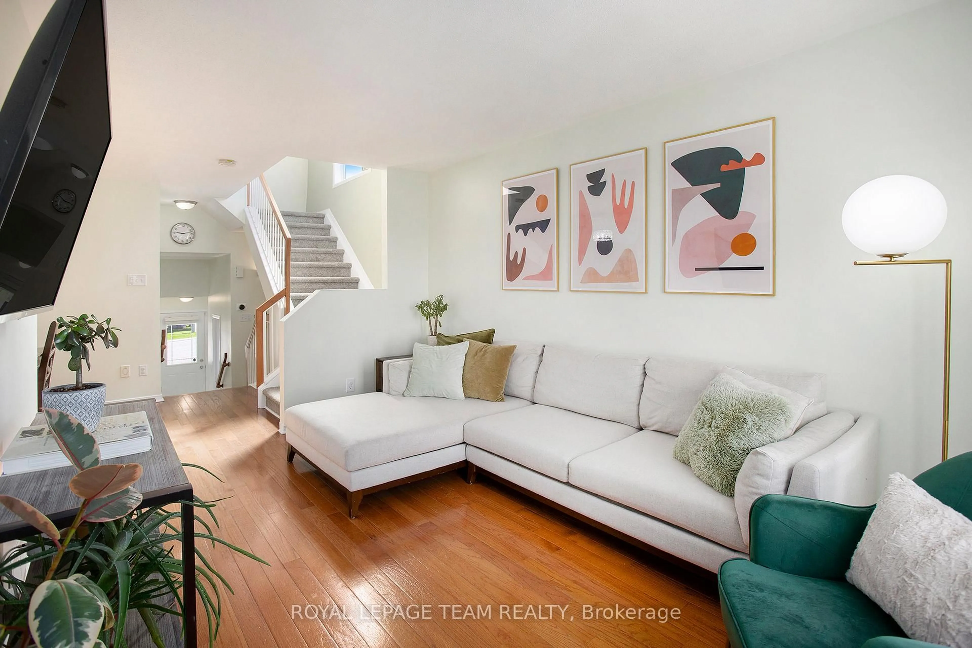 Living room with furniture, unknown for 130 Freeport Dr, Ottawa Ontario K2M 0A8