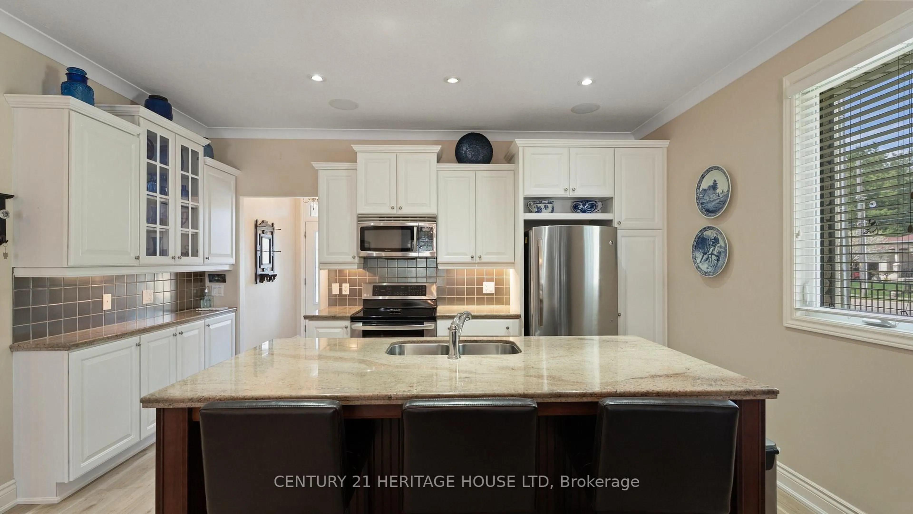 Open concept kitchen, ceramic/tile floor for 95 North Park St #1, Brantford Ontario N3R 4K2