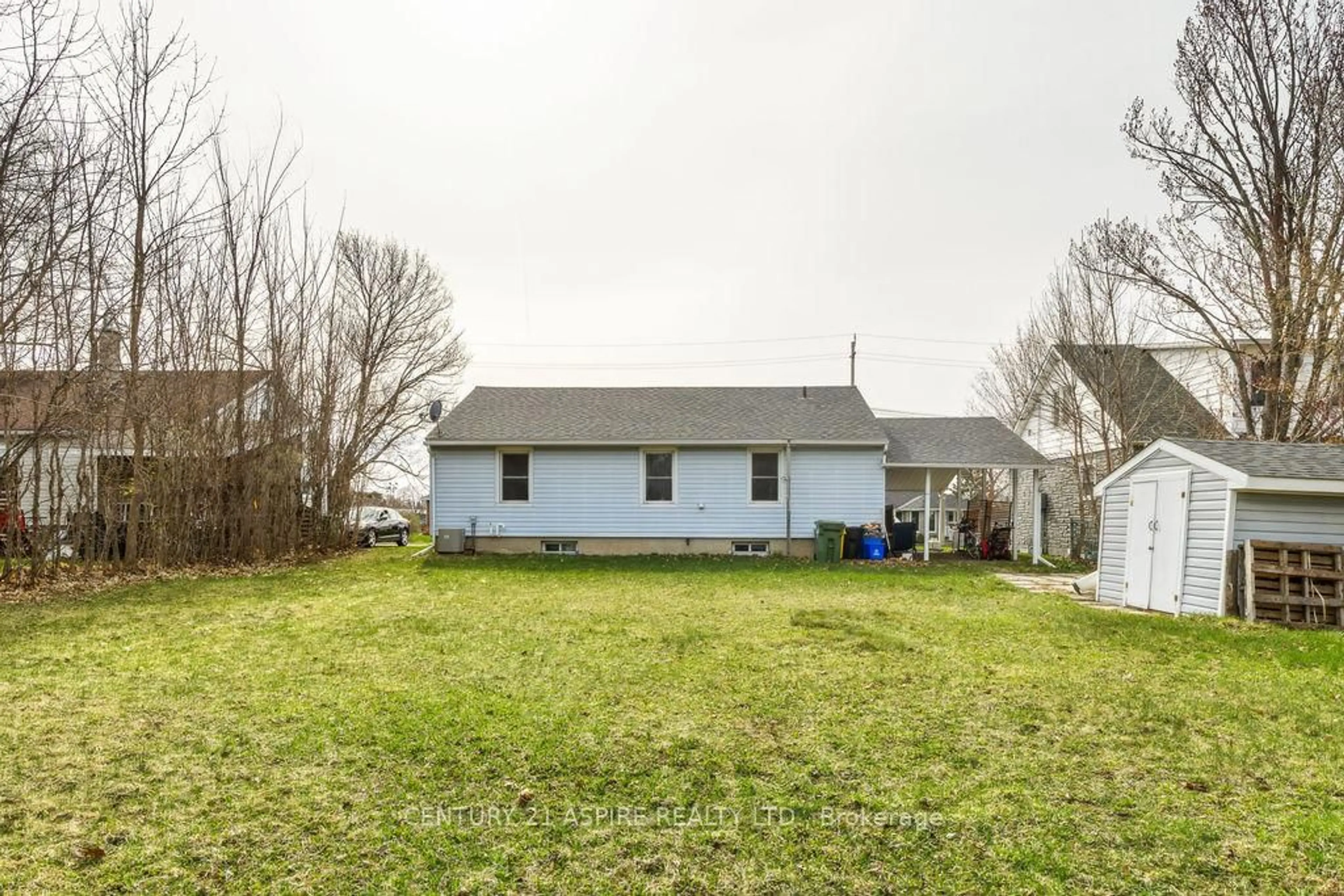 A pic from outside/outdoor area/front of a property/back of a property/a pic from drone, unknown for 327 Fraser St, Pembroke Ontario K8A 1Y3