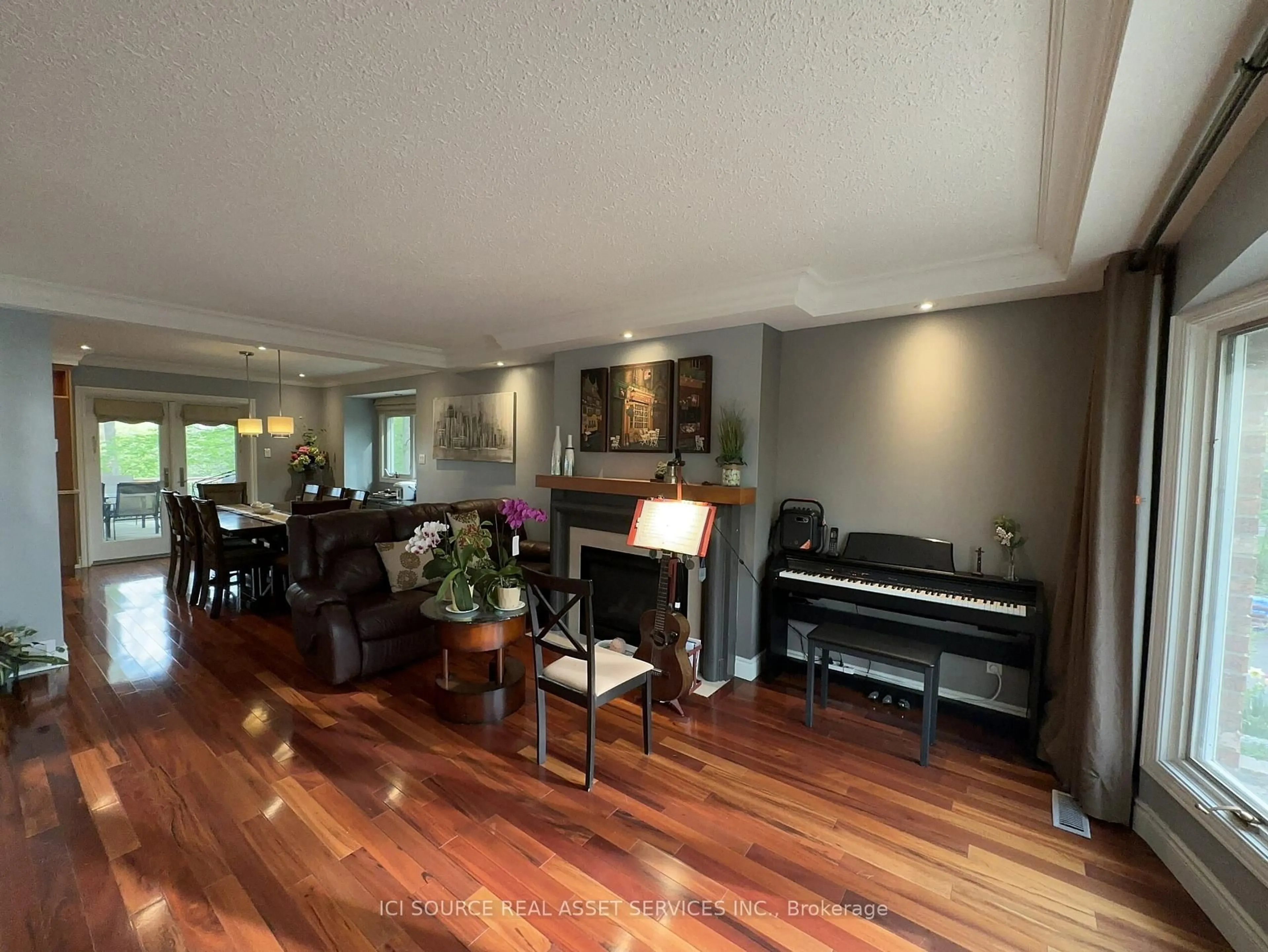 Unknown for 350 Sarnia Rd, London North Ontario N6G 1N3