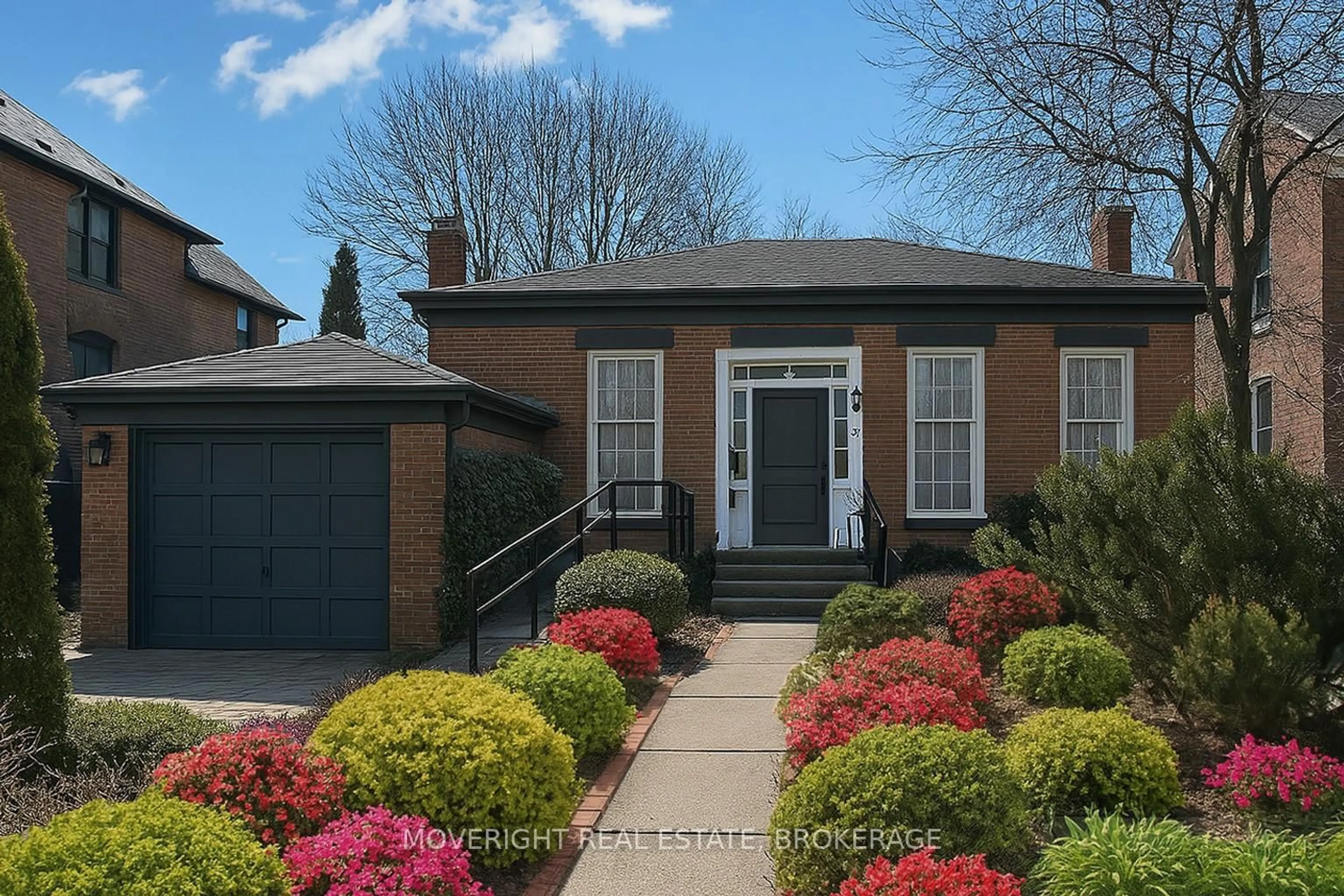 Home with brick exterior material, street for 31 Yates St, St. Catharines Ontario L2R 5R3