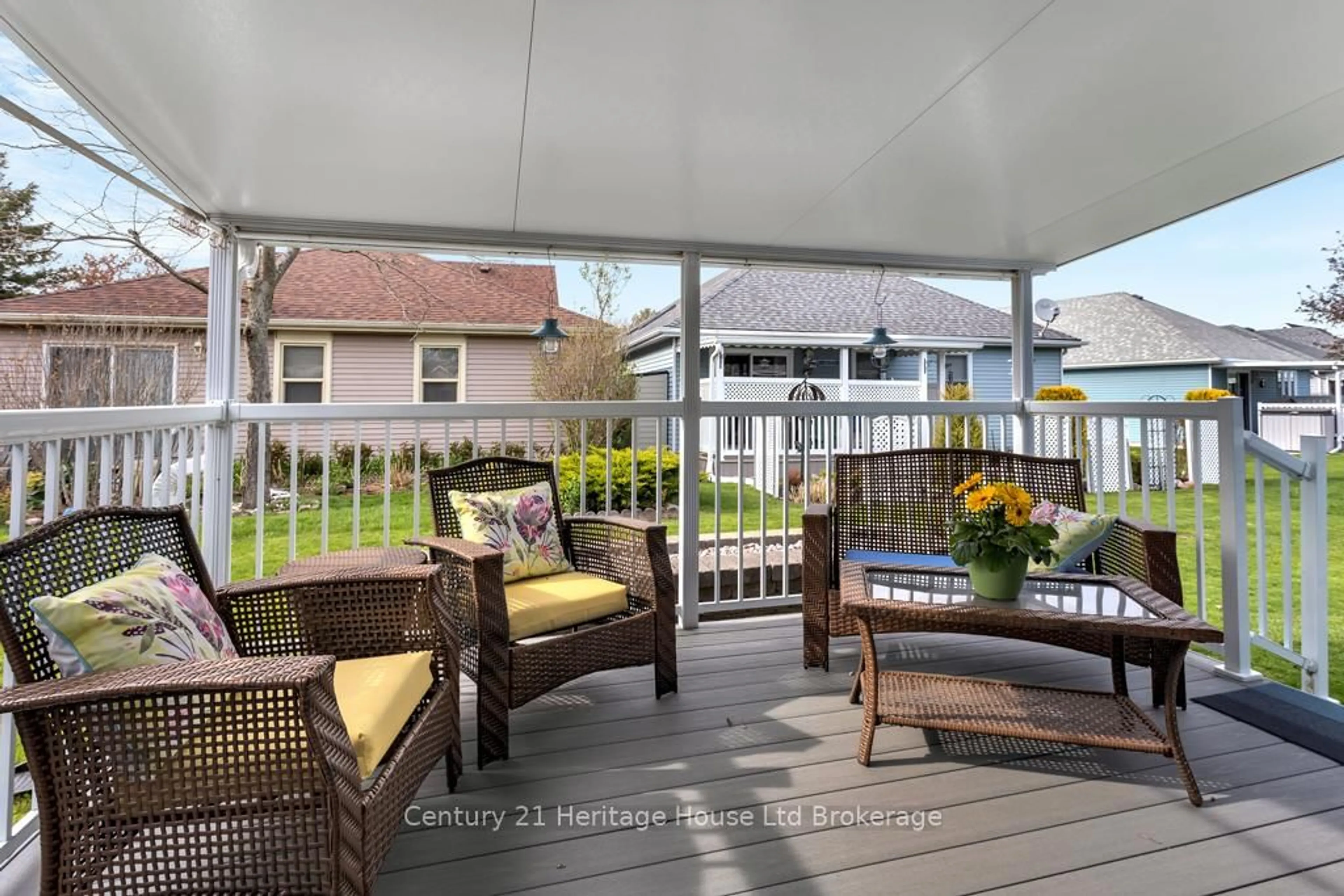 Patio, unknown for 16 Sinclair Dr, Tillsonburg Ontario N4G 5L7