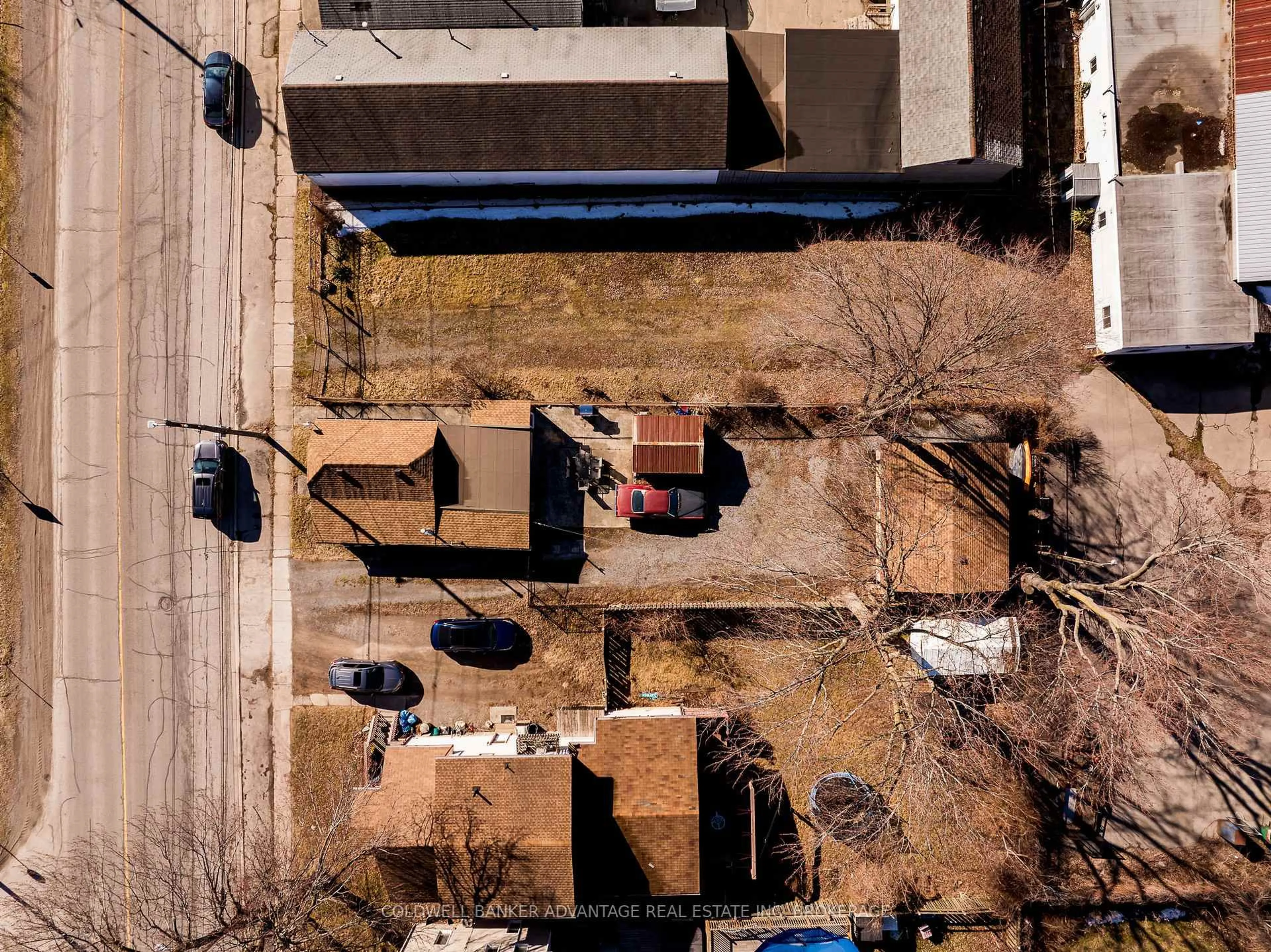A pic from outside/outdoor area/front of a property/back of a property/a pic from drone, street for 160 Mellanby Ave, Port Colborne Ontario L3K 2L8