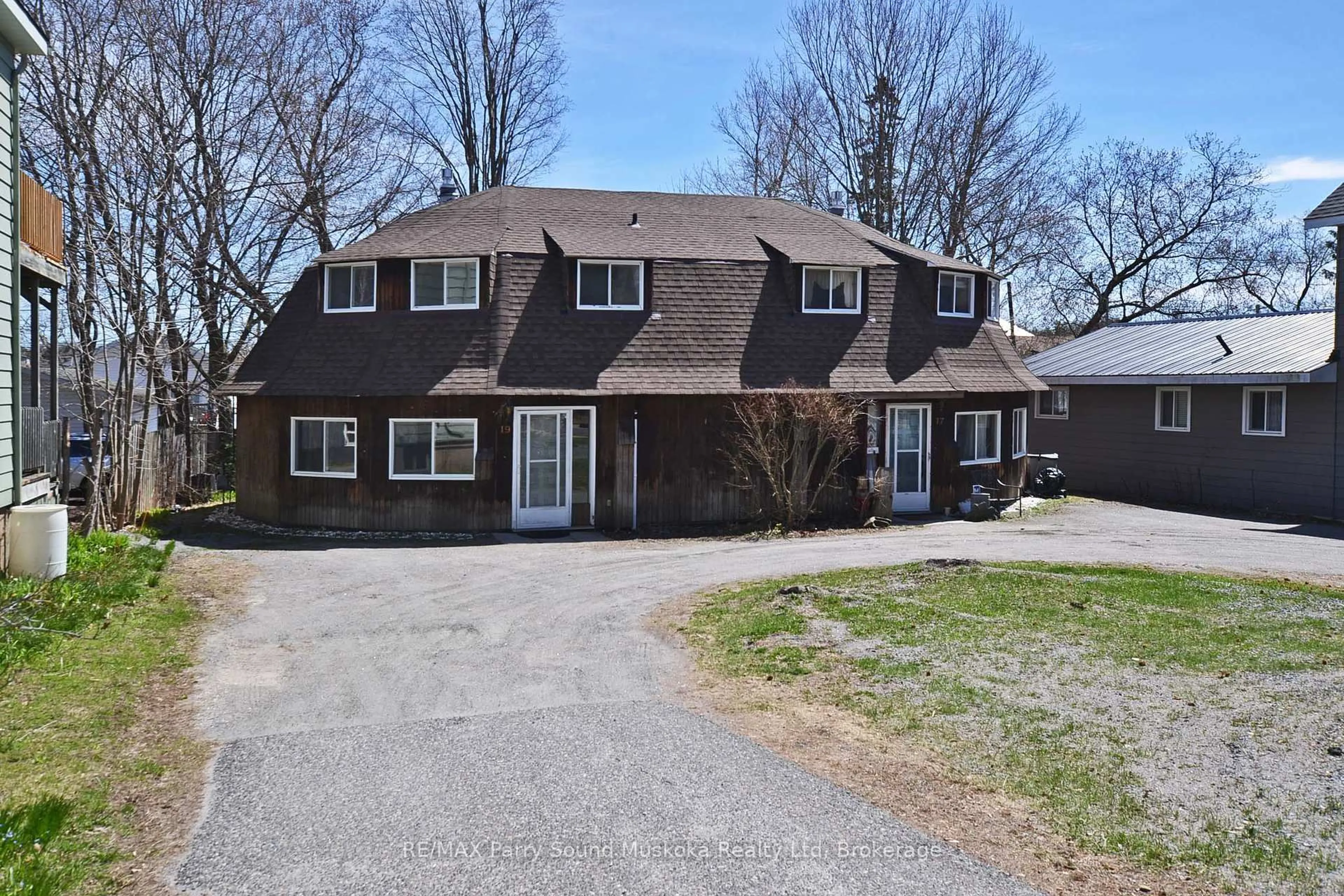 Unknown for 17 - 19 Church St, Parry Sound Ontario P2A 1Y2