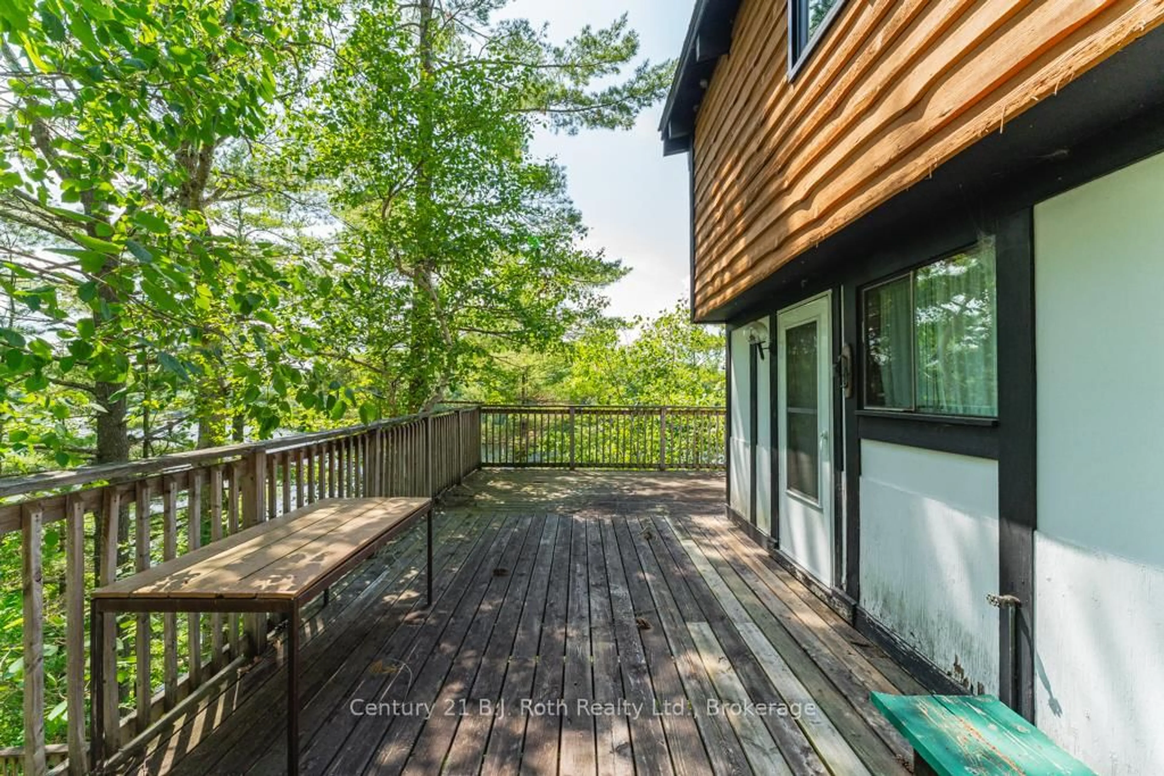 Patio, forest/trees view for 1033 Bayview Point Rd, Lake of Bays Ontario P0A 1H0