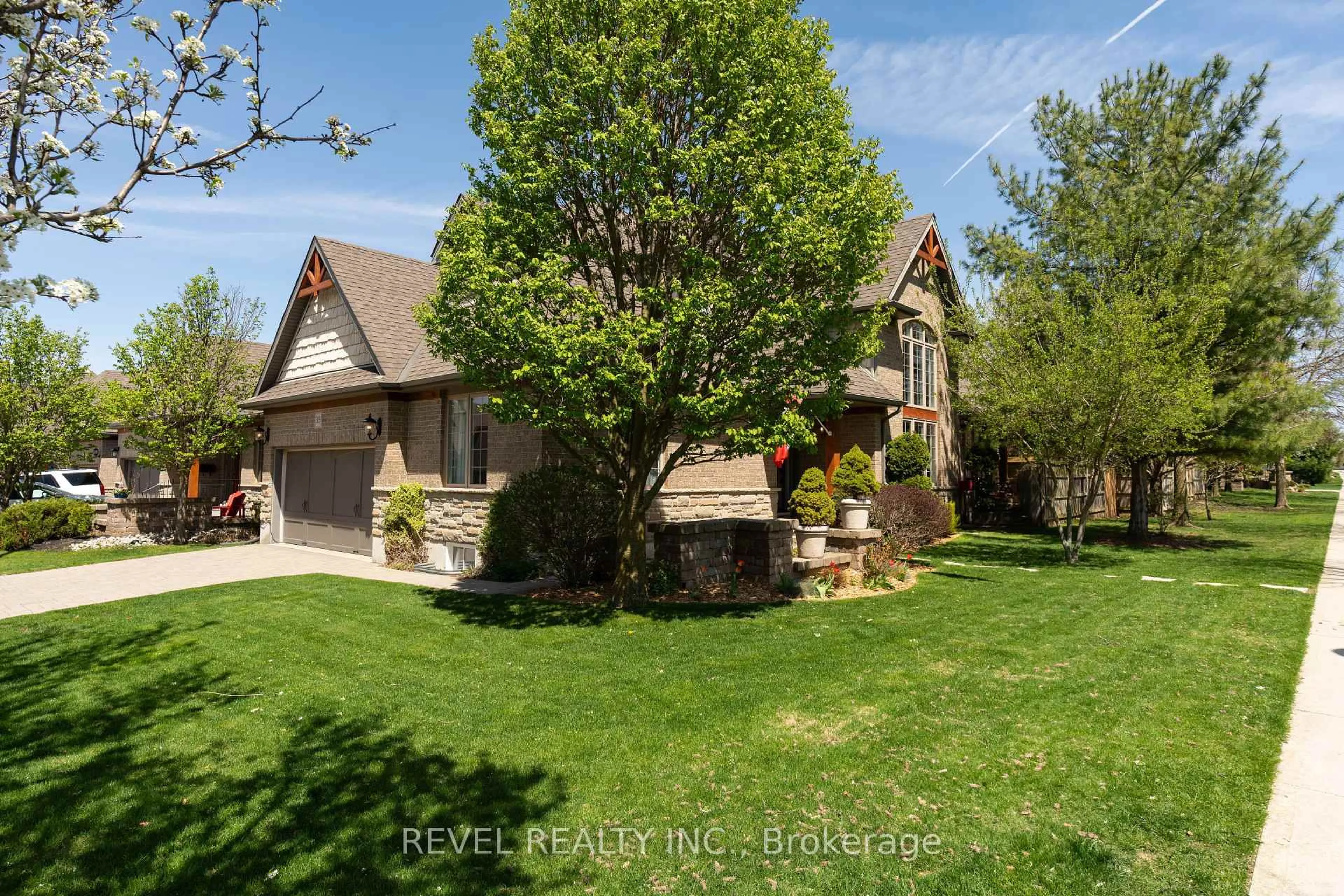 A pic from outside/outdoor area/front of a property/back of a property/a pic from drone, street for 1900 Shore Rd #39, London South Ontario N6K 0B4