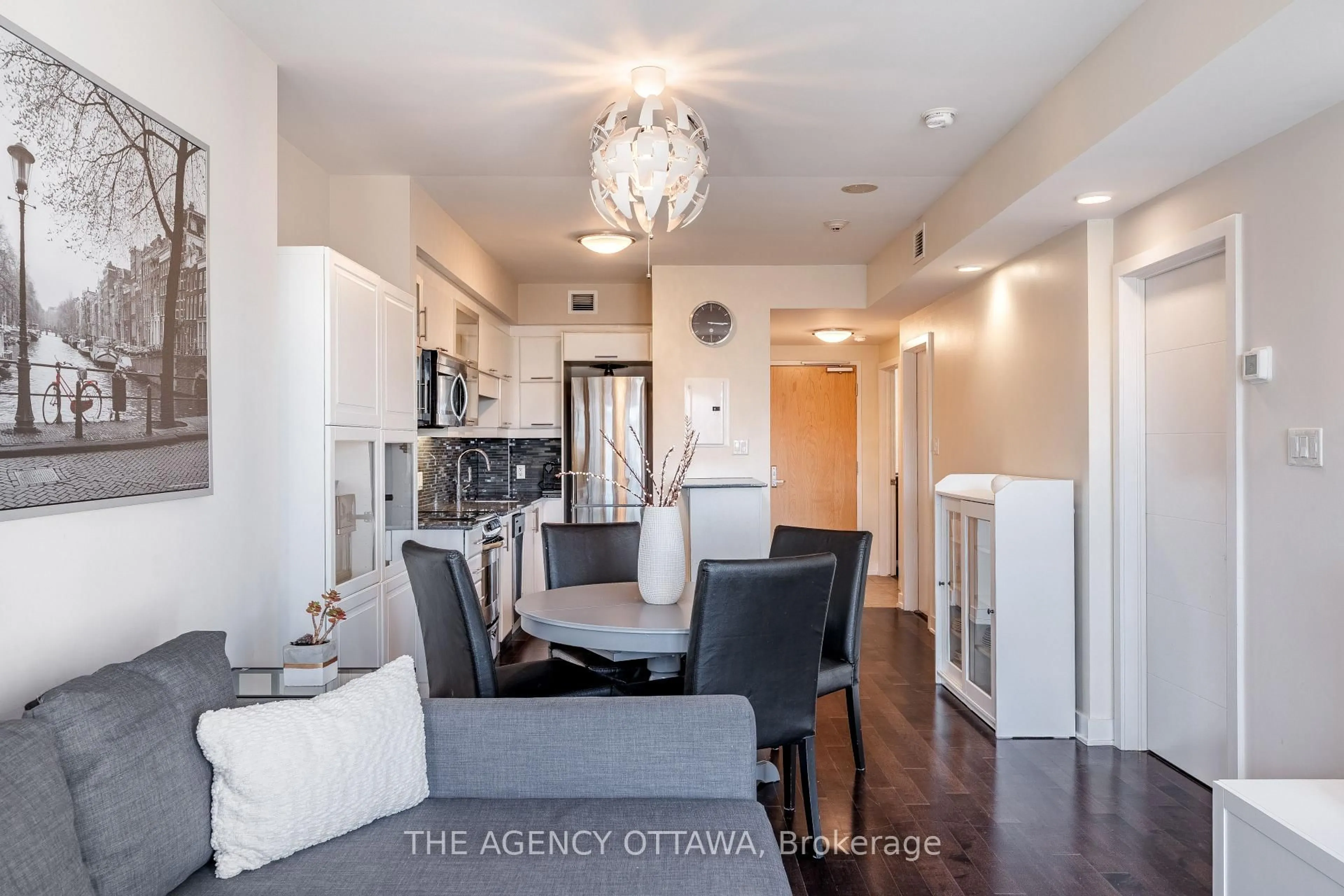 Open concept kitchen, unknown for 40 Nepean St #707, Ottawa Ontario K2P 0X5