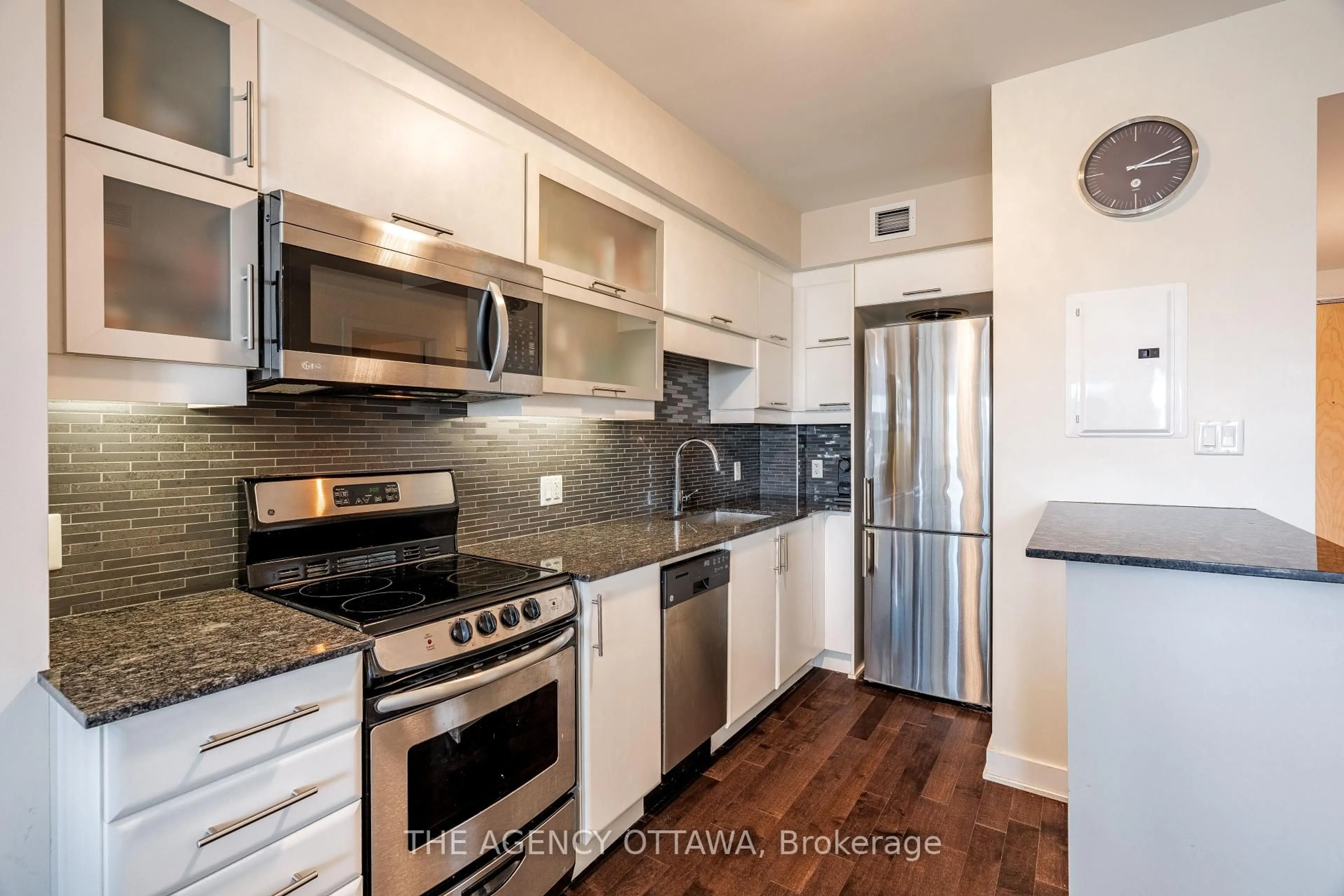 Unknown for 40 Nepean St #707, Ottawa Ontario K2P 0X5