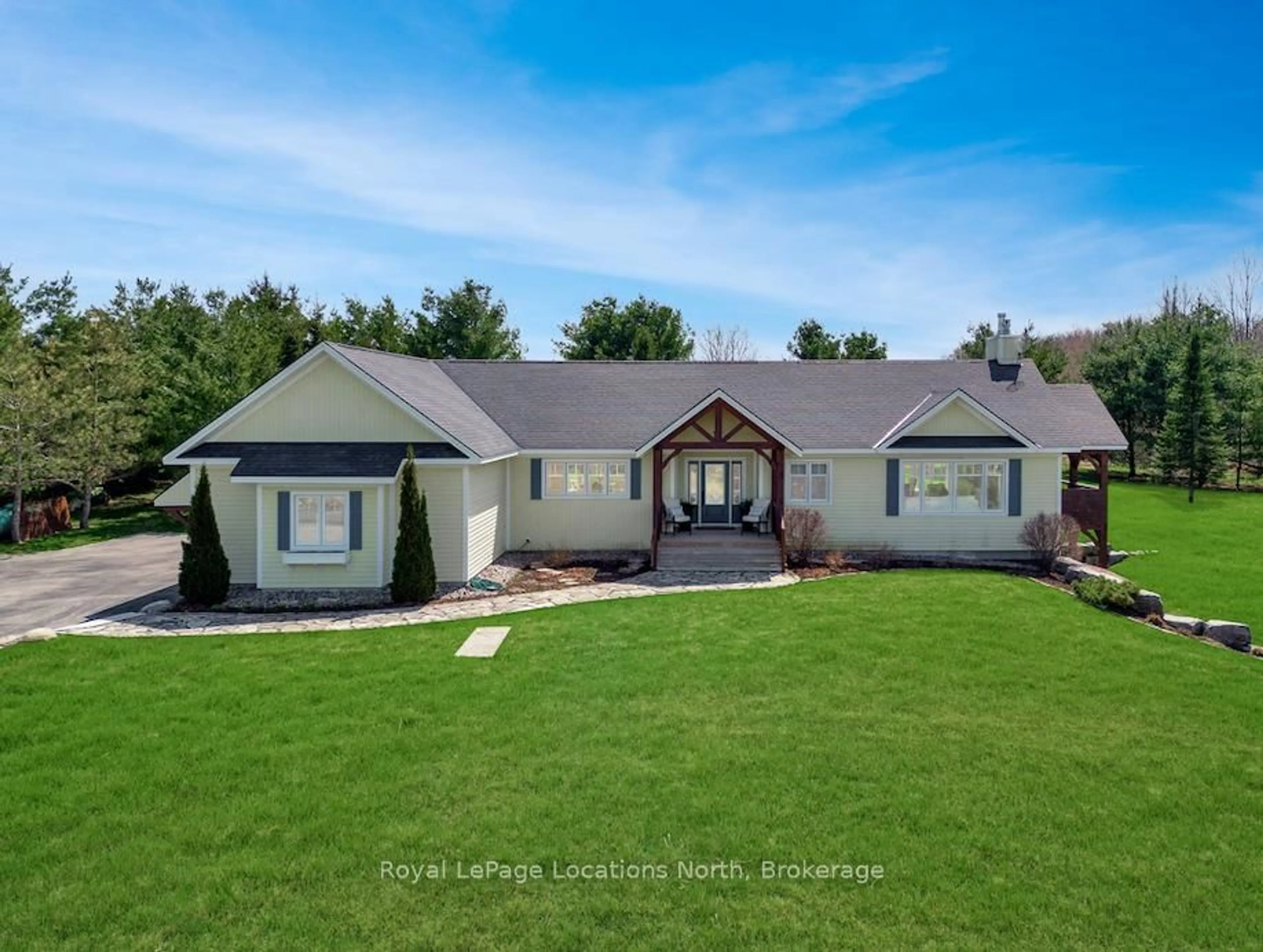 A pic from outside/outdoor area/front of a property/back of a property/a pic from drone, building for 086050 7 Sdrd, Meaford Ontario N4L 1W6