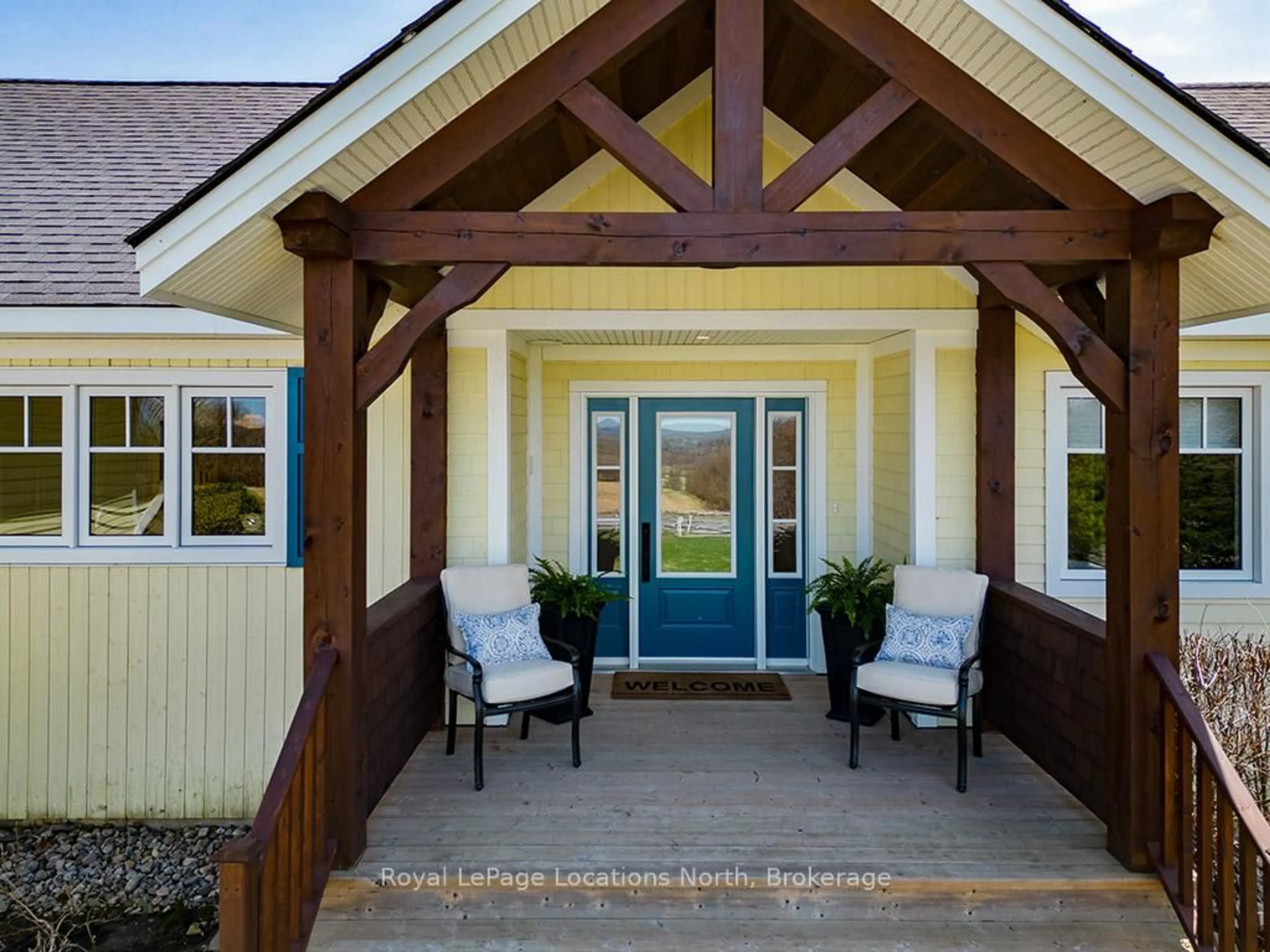 Indoor entryway for 086050 7 Sdrd, Meaford Ontario N4L 1W6